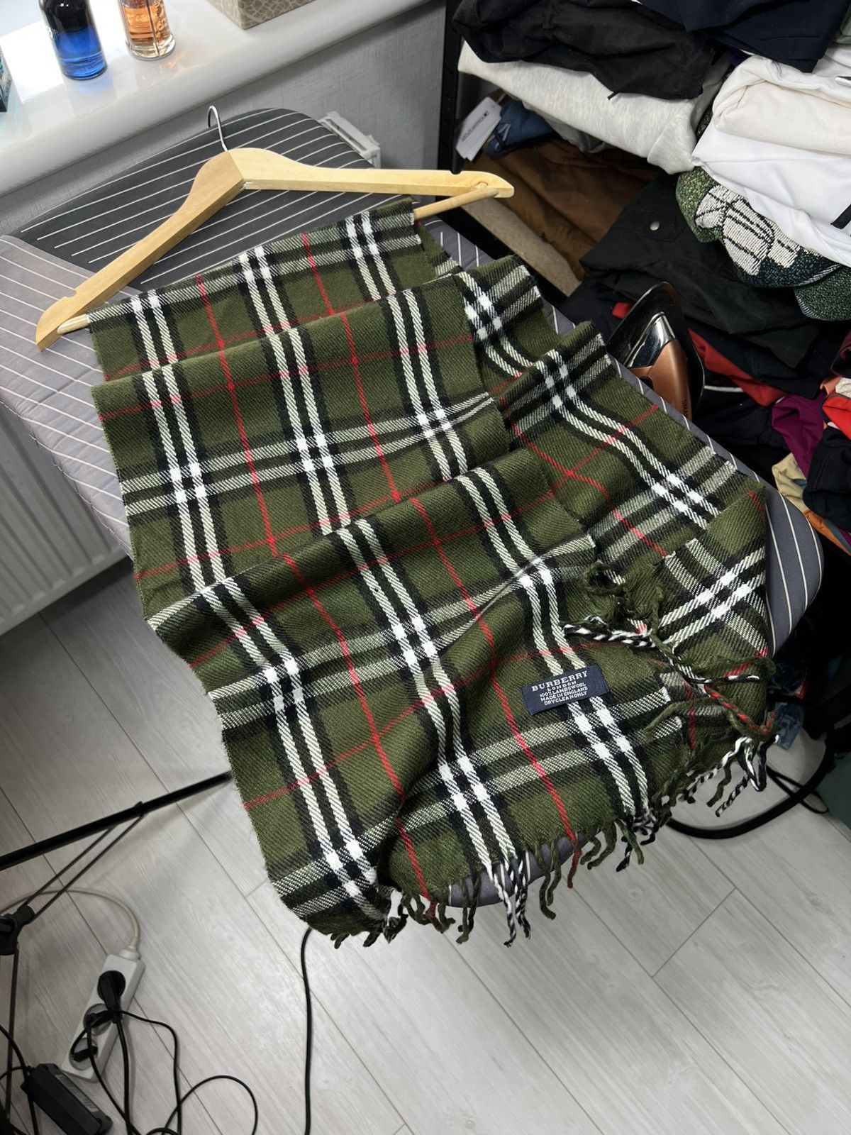 Burberry Burberry Scarf Nova Check Green Lambswool Size ONE SIZE - 1 Thumbnail