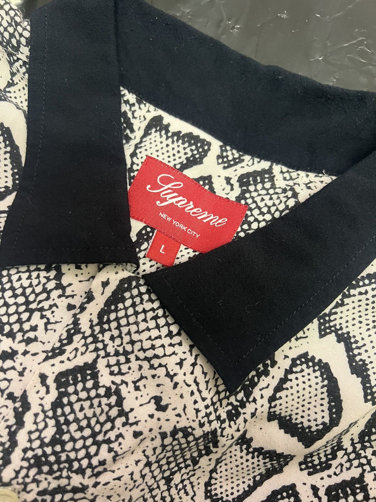 Supreme Supreme snakeskin rayon shirt 2012 Size US L / EU 52-54 / 3 - 2 Thumbnail