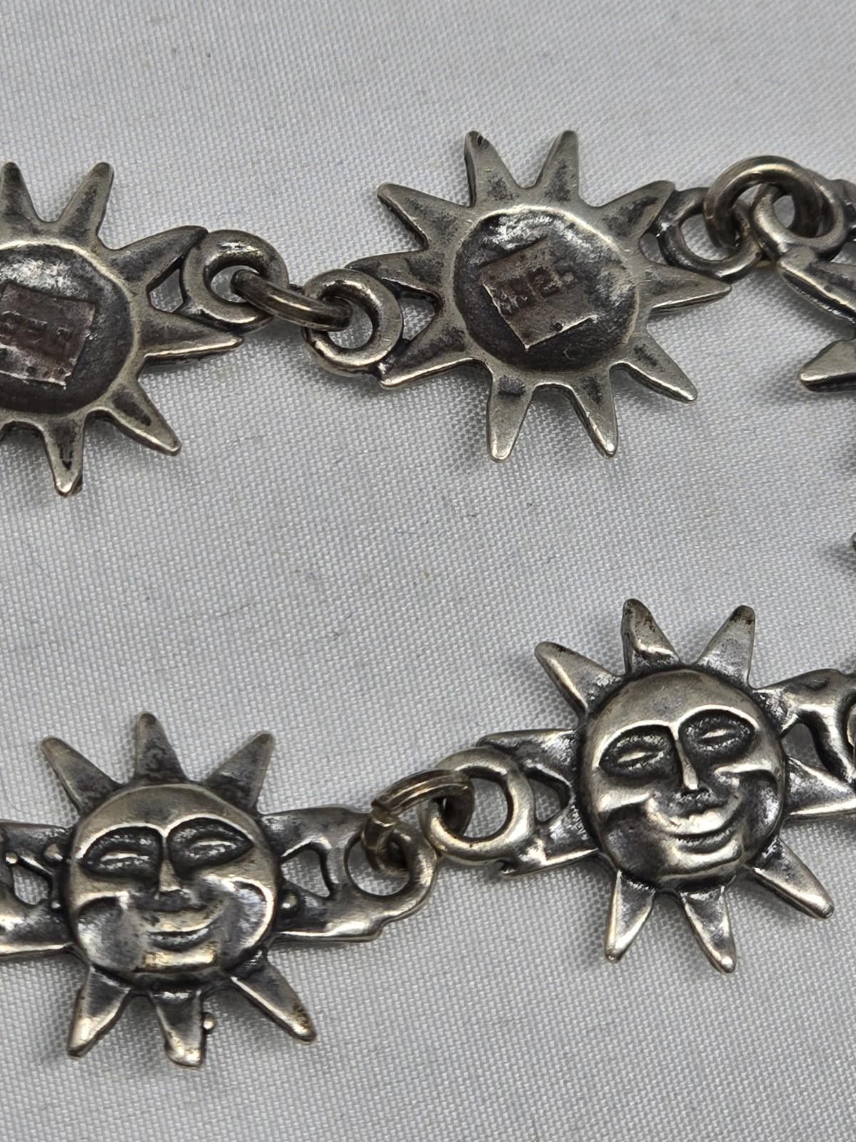 The Unbranded Brand Vintage 925 Sterling Silver Smiling Sun Chain Bracelet 7" Size ONE SIZE - 7 Thumbnail