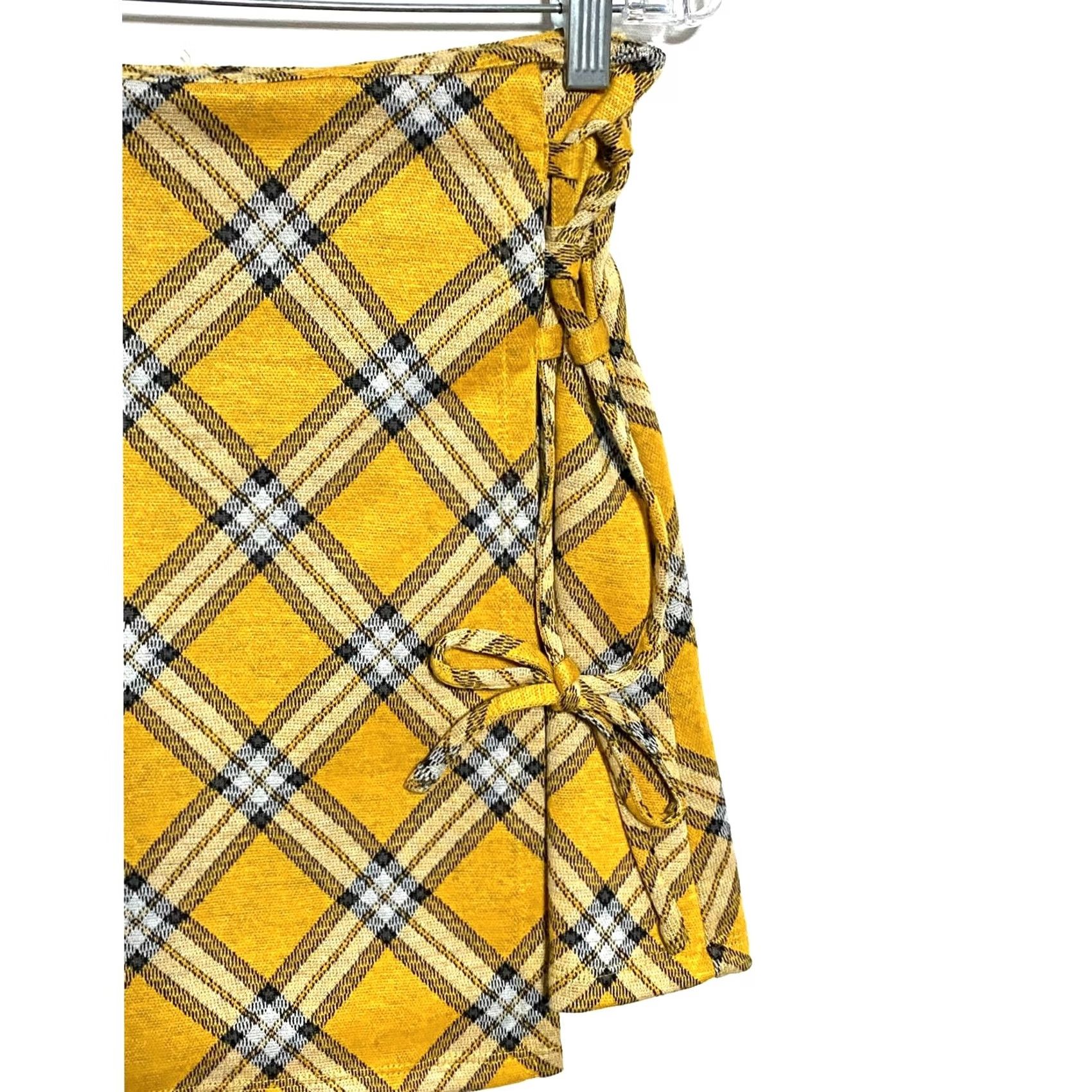 Vintage Madden NYC Side Lace Yellow Plaid Mini Skirt S School Girl Preppy Y2K Academia Skirt Women Junior S Yellow Plaid Mini Skirt Girls/Women Size 28" / US 6 / IT 42 - 2 Thumbnail
