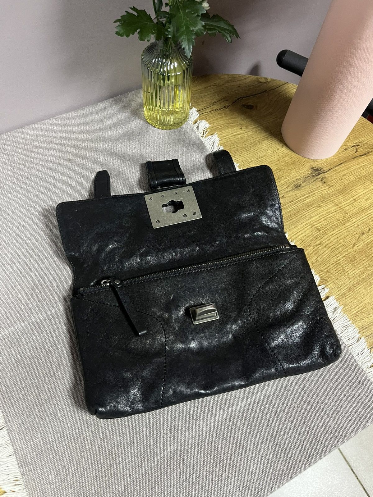 Juicy Couture RARE Glamour Juicy Couture Leather Avant Garde Handle Bag Size ONE SIZE - 4 Thumbnail