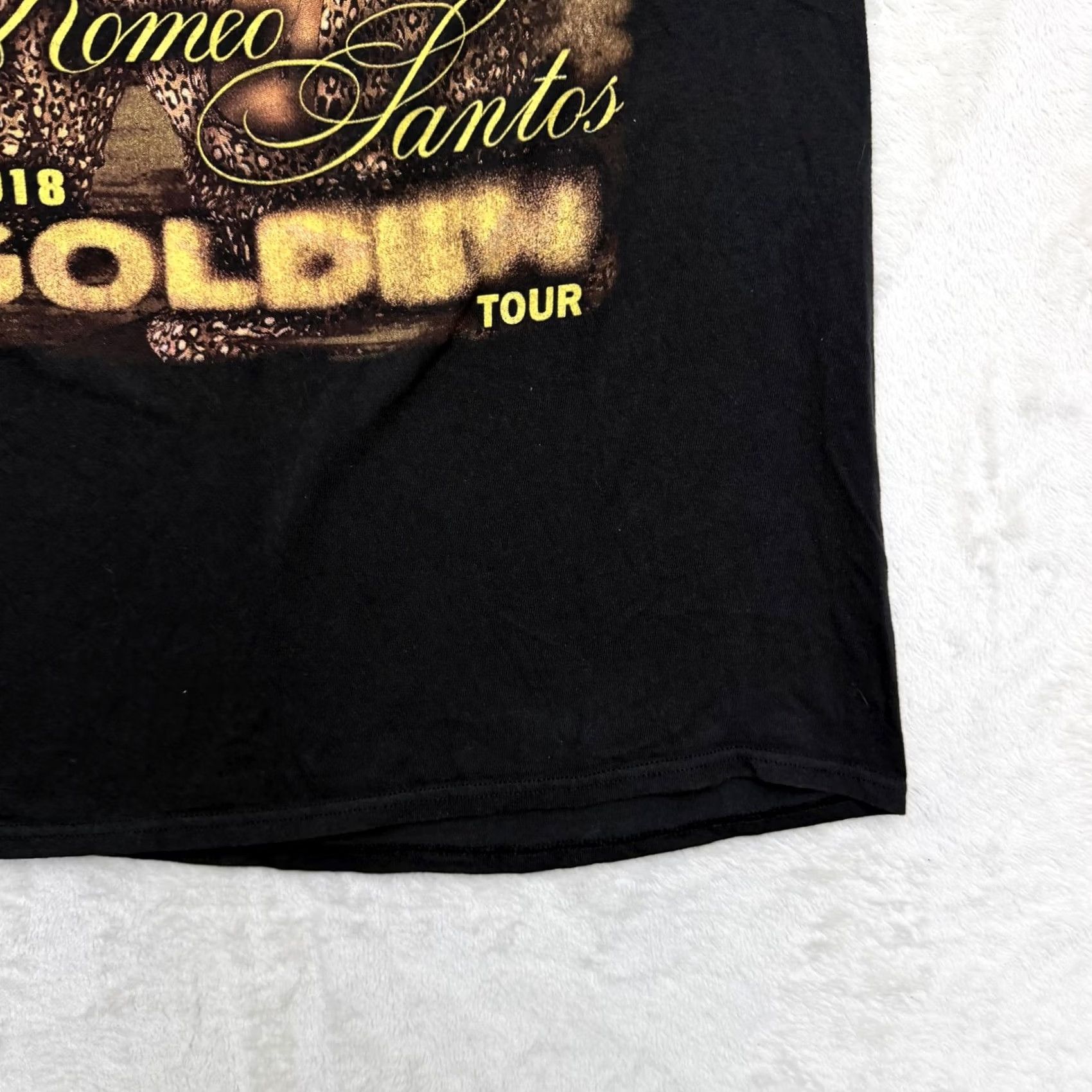 Vintage Romeo Santos Golden Tour 2018 Shirt Mens Medium Black Delta Pro Weight Concert Shirt Size US M / EU 48-50 / 2 - 5 Thumbnail