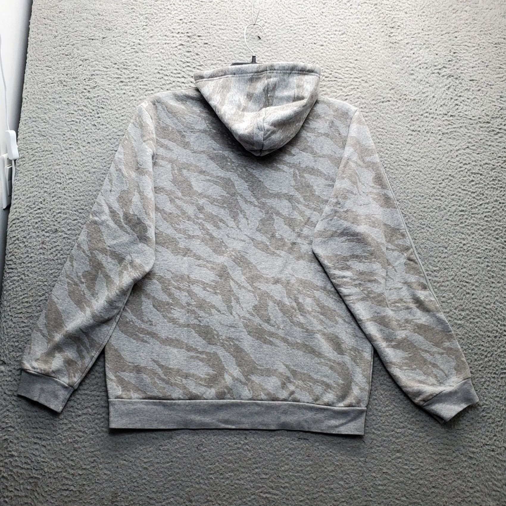 Adidas Adidas Pullover Hoodie Mens Large Multi Tiger Print Fleece Lined Essentials AOP Shirt Size US L / EU 52-54 / 3 - 2 Thumbnail