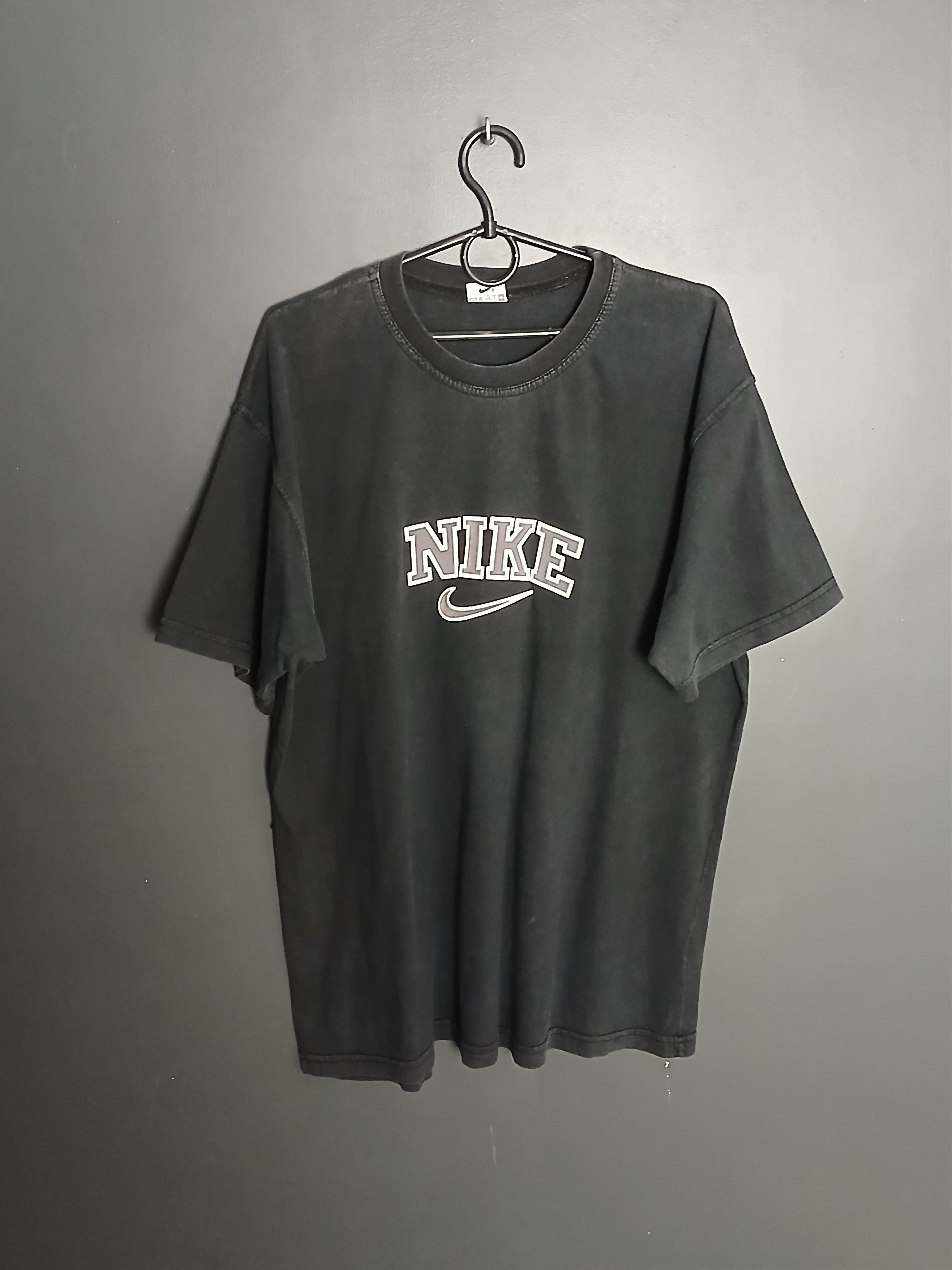 Nike Vintage Nike T-Shirt Size US XL / EU 56 / 4 - 1 Thumbnail