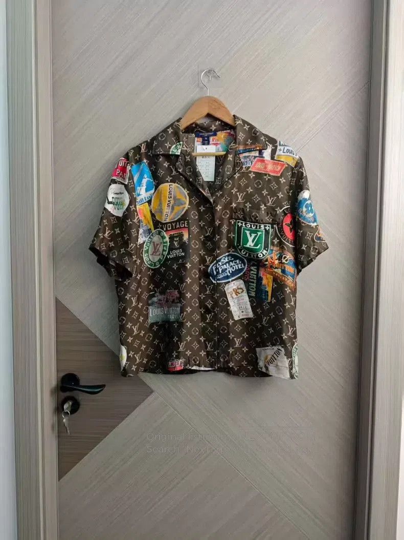 Louis Vuitton Louis Vuitton Emblem Silk Shirt Size XS / US 0-2 / IT 36-38 - 1 Thumbnail