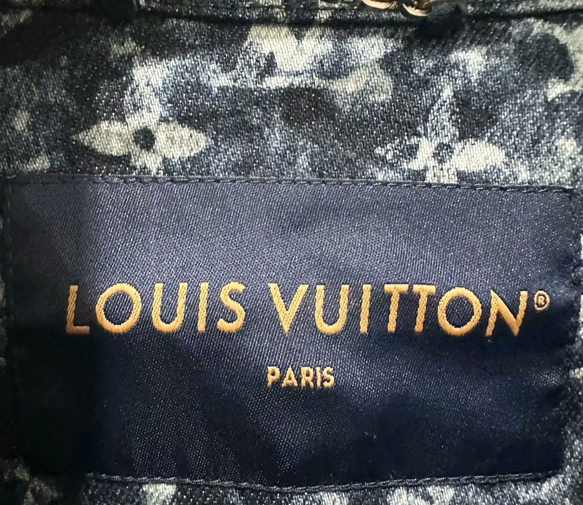 Louis Vuitton Louis Vuitton 54 Distinct Monogram Denim Jacket Dark Blue Size US L / EU 52-54 / 3 - 6 Thumbnail