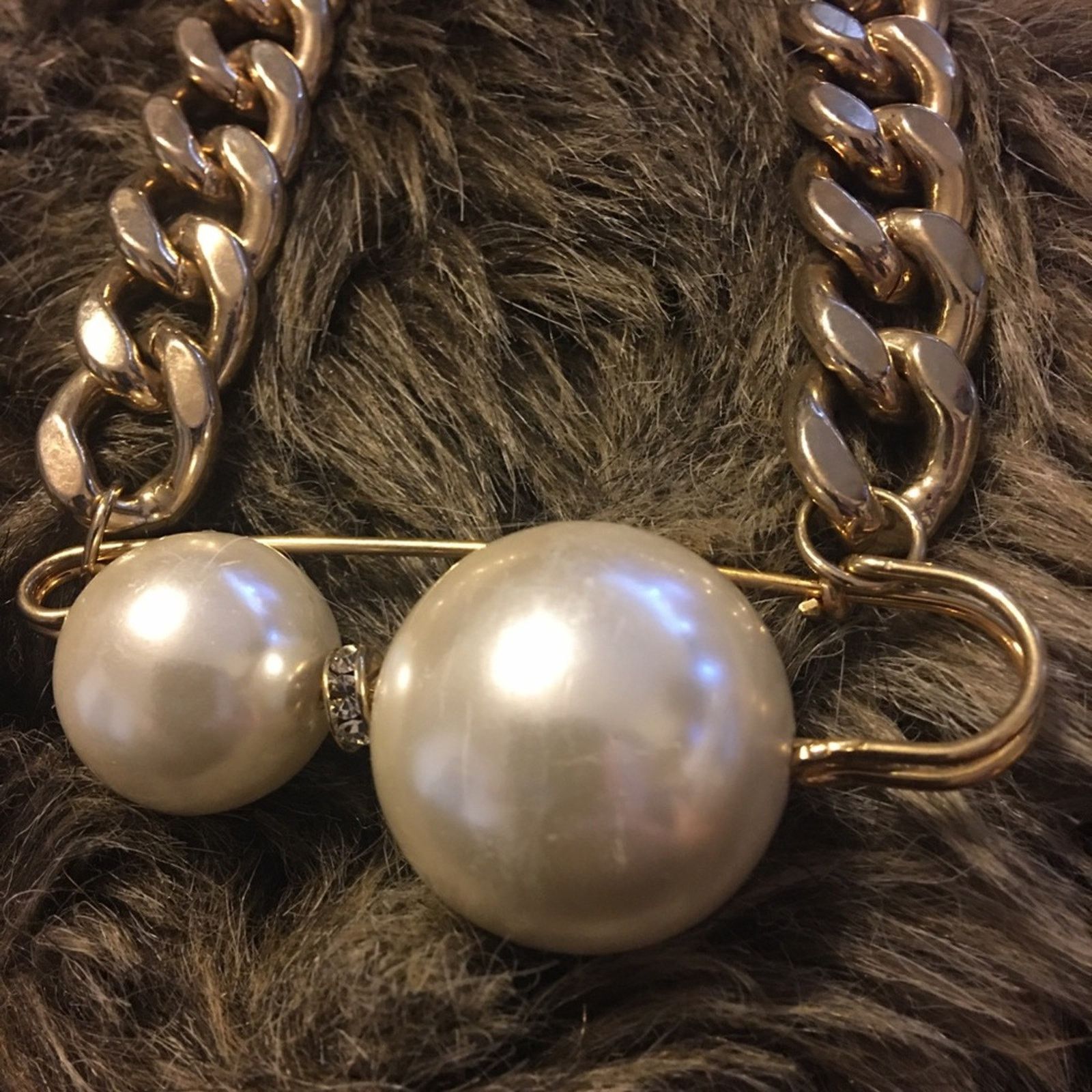 Jewelry Bold chunky gold chain pearl accent necklace Size ONE SIZE - 7 Thumbnail