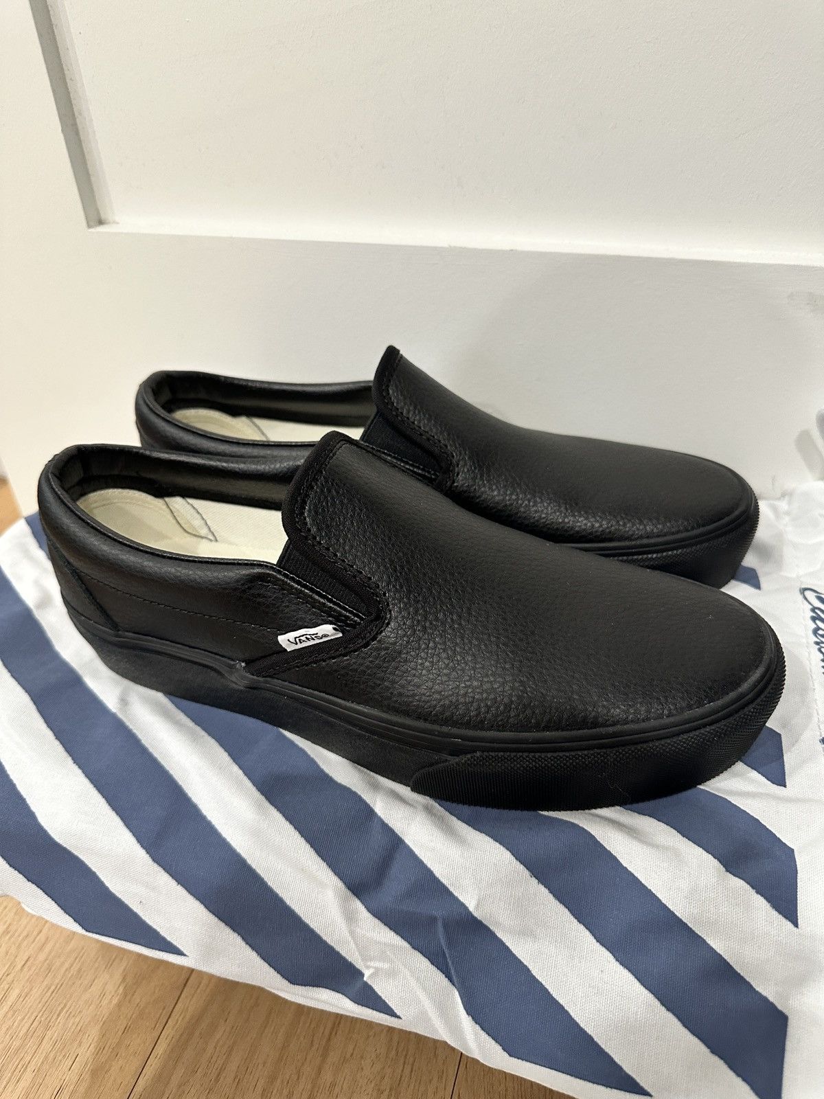 Vans VANS Platform Leather Slip On Size US 8.5 / EU 41-42 - 1 Thumbnail
