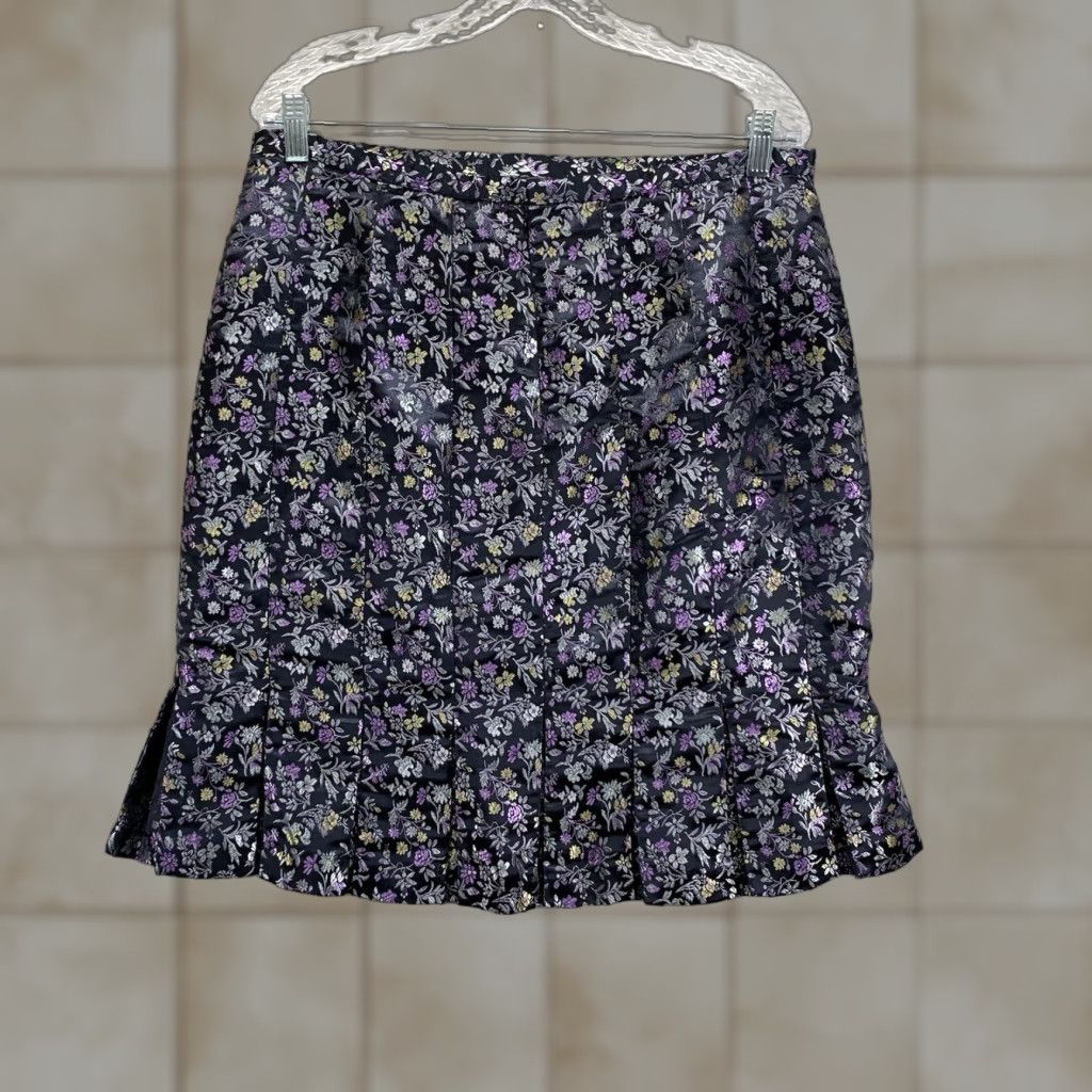 Gloverall ICE Women Skirt 14 Short Mini Purple Black All Over Floral Gothic Maleficent Zip Dry Clean Only Satin Nylon Polyester Vintage No Size 36" / US 14 / IT 50 - 1 Thumbnail