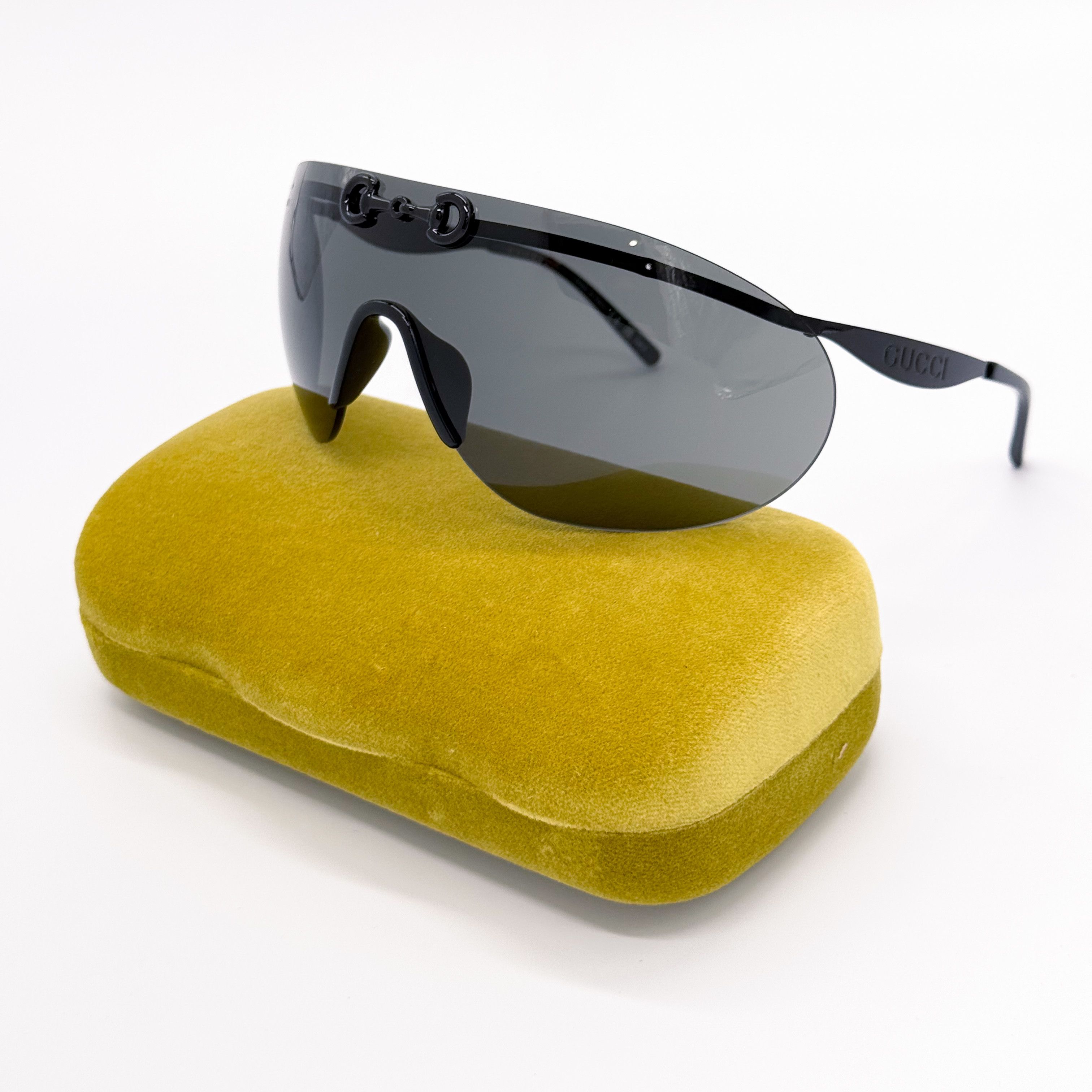 Gucci NEW GUCCI GG1656S 001, BLACK OVERSIZED MASK SUNGLASSES GUCCI Size ONE SIZE - 1 Thumbnail