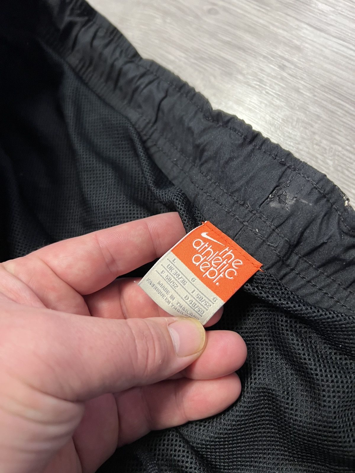 Nike Vintage Nike Big Logo Nylon Shorts / Embroidered Swoosh Logo Size US 34 / EU 50 - 7 Thumbnail