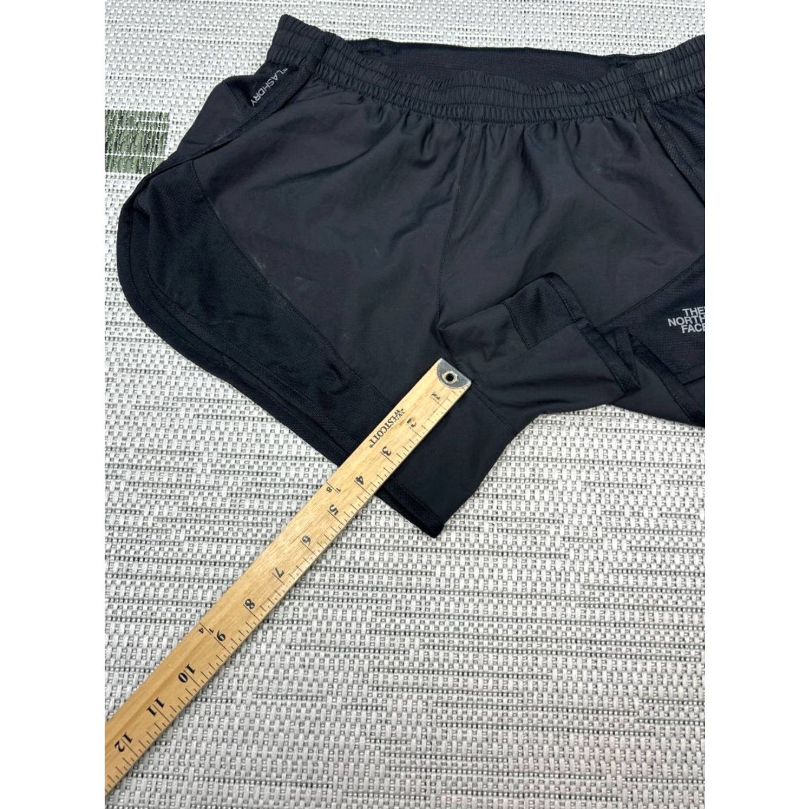 The North Face The North Face Athletic Shorts Womens Small Black Flashdry Drawstring Running Size 28" / US 6 / IT 42 - 5 Thumbnail