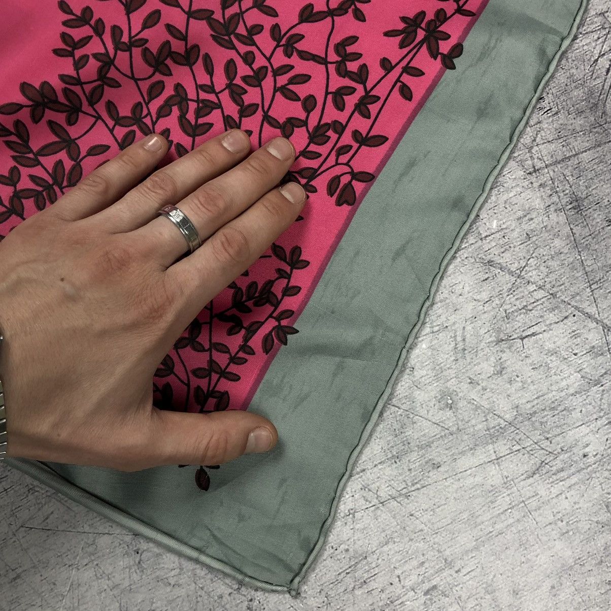 Hermes × Vintage Vintage 90s Hermes Paris Les Girafes Silk Designer Scarf y2k Size ONE SIZE - 10 Thumbnail