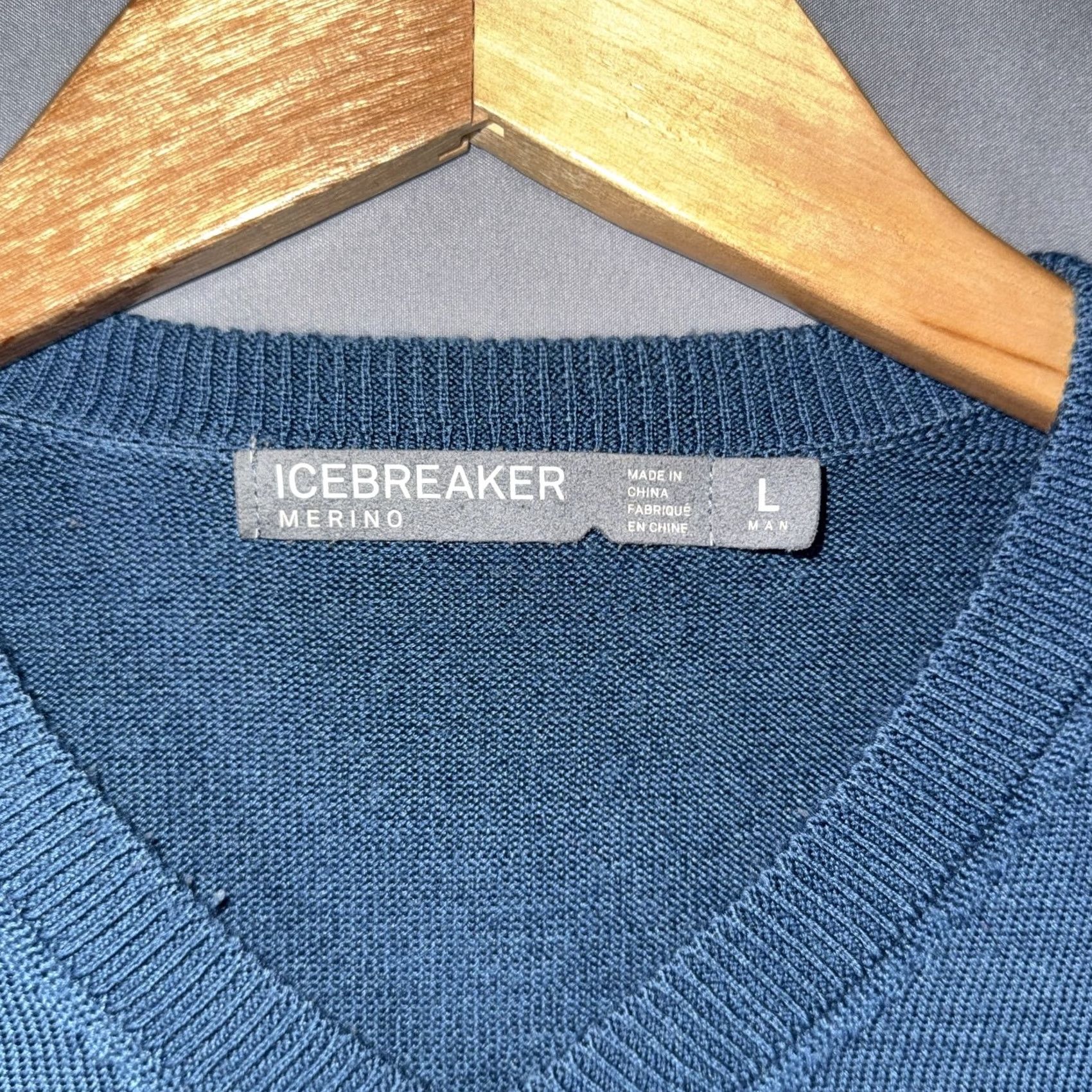 Icebreaker Icebreaker Sweater Mens Large Blue Merino Wool V Neck Lightweight Knit Pullover Size US L / EU 52-54 / 3 - 3 Thumbnail