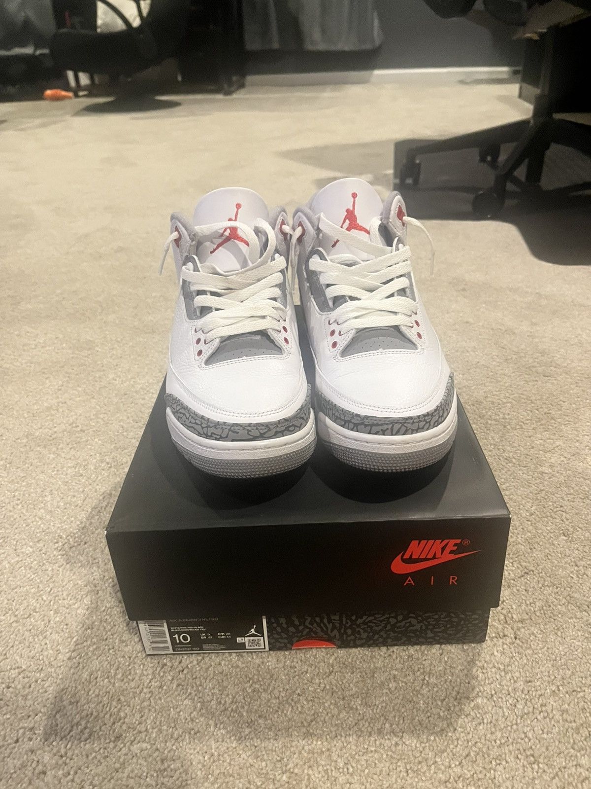 Jordan Brand Fire Red 3s Size US 10 / EU 43 - 1 Thumbnail