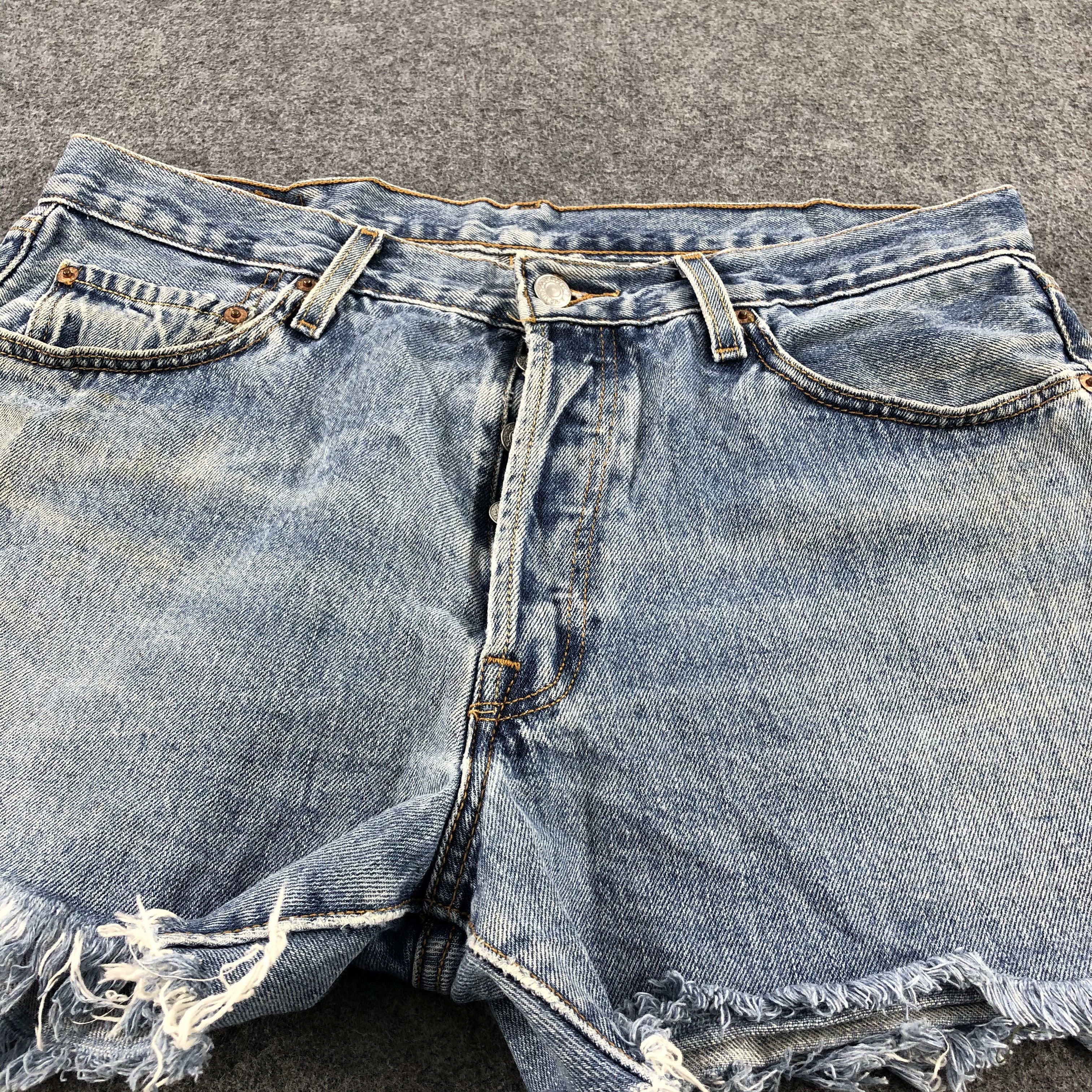 Levi's Vintage Light Wash Levis 501 Jeans-JM2088 Size 35" - 3 Thumbnail