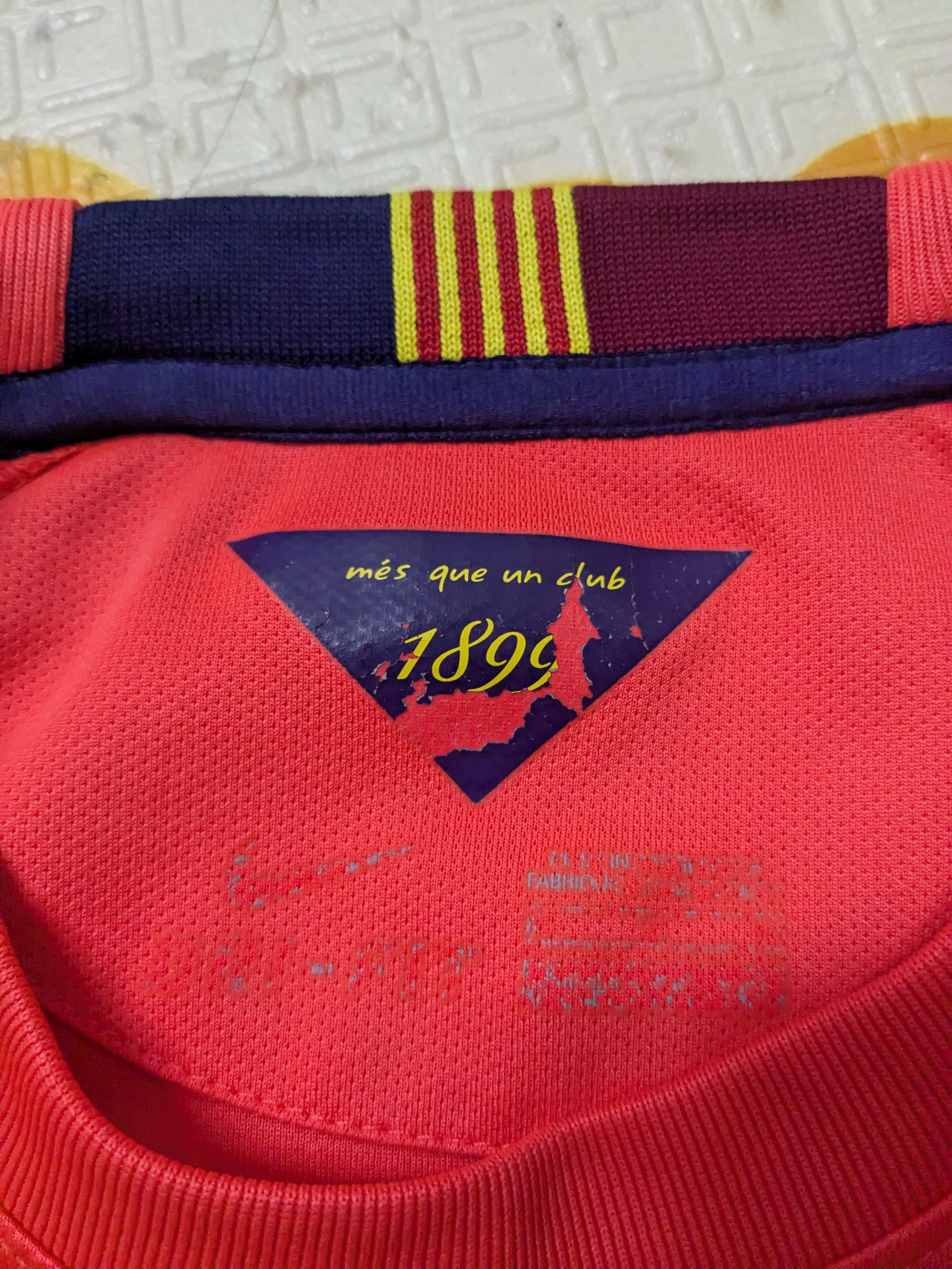 Nike FC Barcelona 2014/15 Away Jersey - Nike Dri-FIT - Size M Size US M / EU 48-50 / 2 - 4 Thumbnail