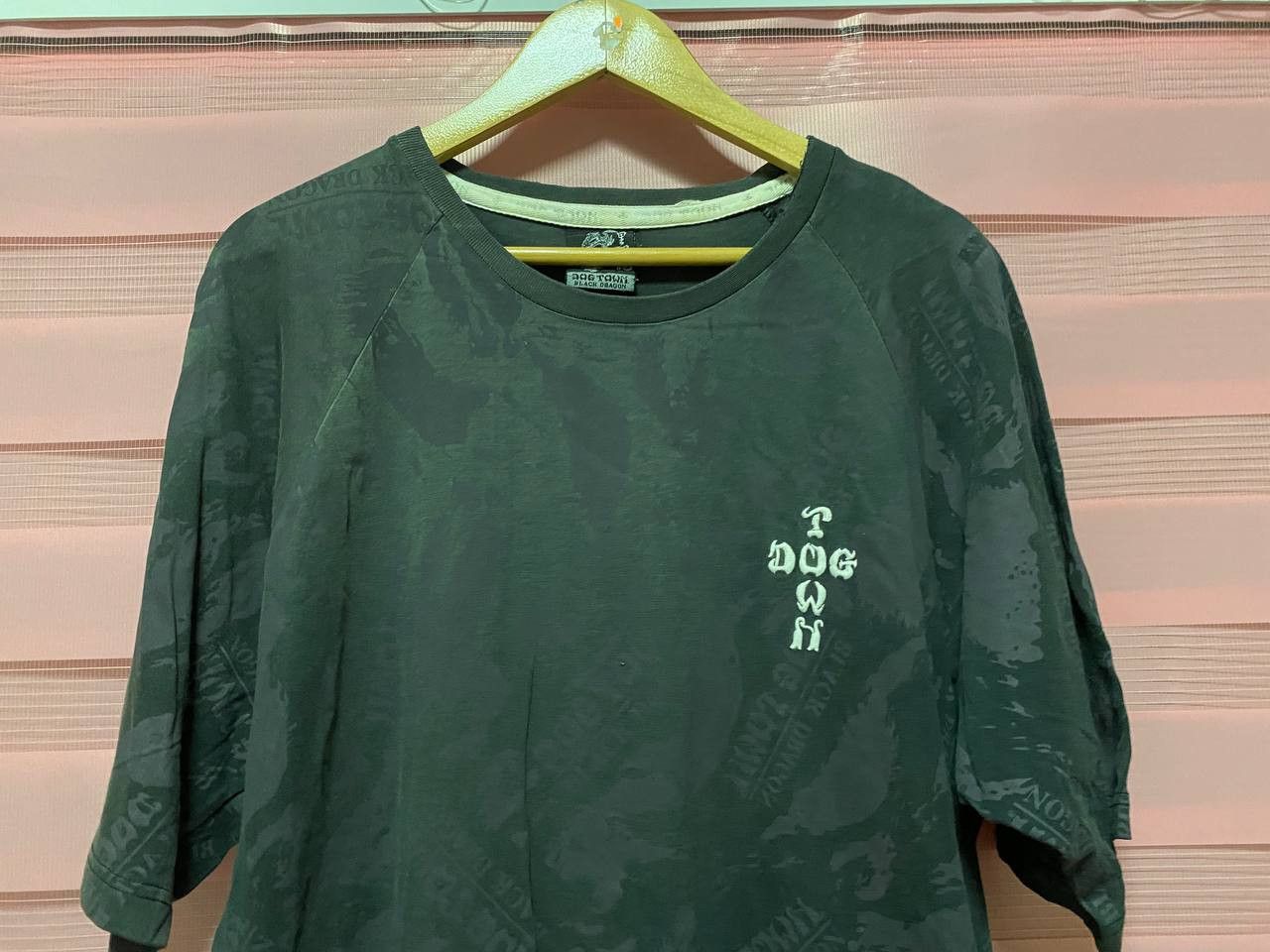 Dogtown tshirt dog town fullprint back hit (distressed) Size US XL / EU 56 / 4 - 9 Thumbnail