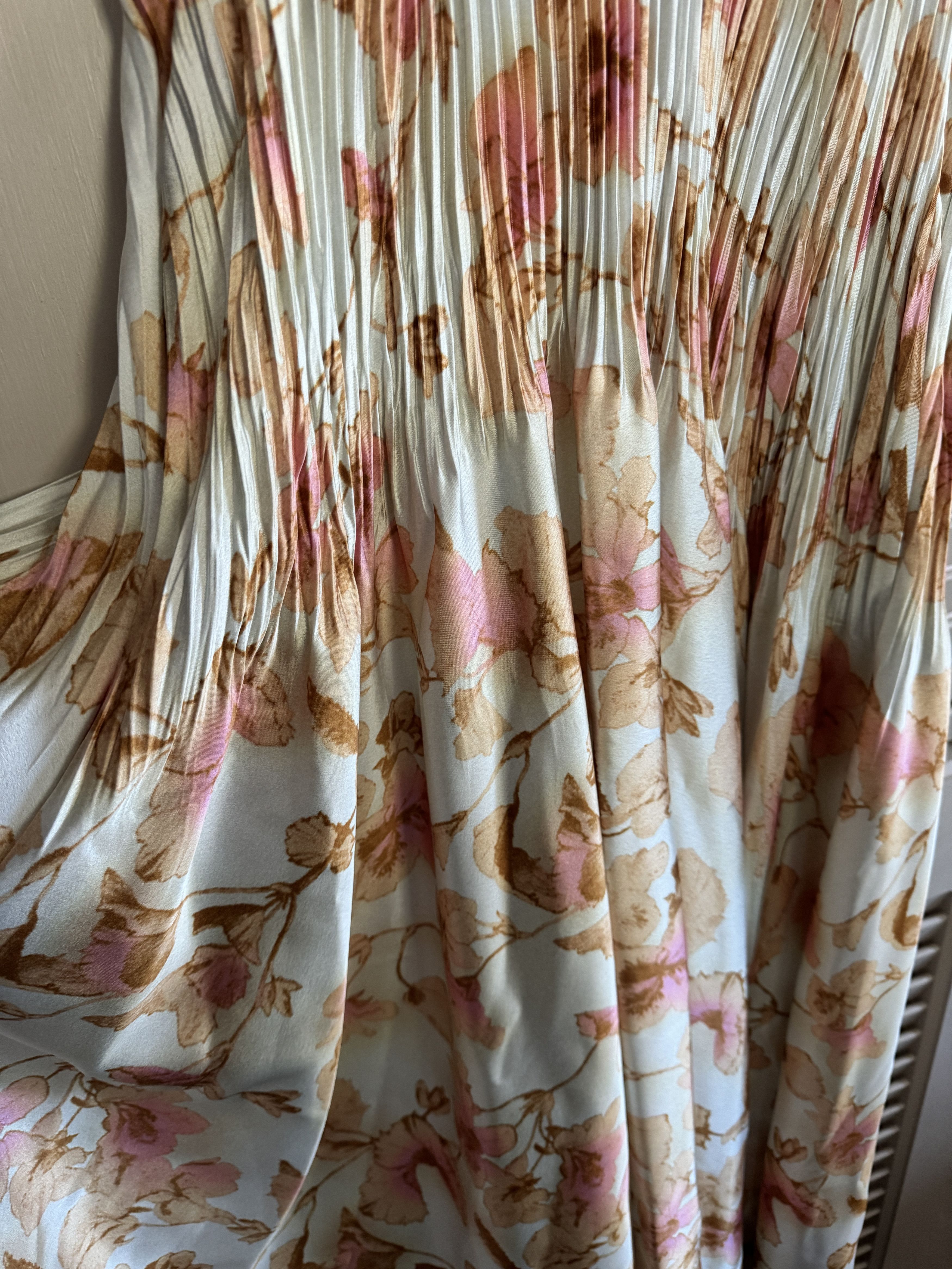 Vince Vince Pleated Floral Silk Dress Size XS / US 0-2 / IT 36-38 - 3 Thumbnail
