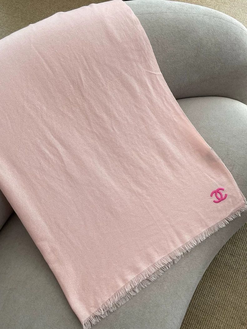 Chanel Chanel Pink big shawl scarf Size ONE SIZE - 2 Thumbnail