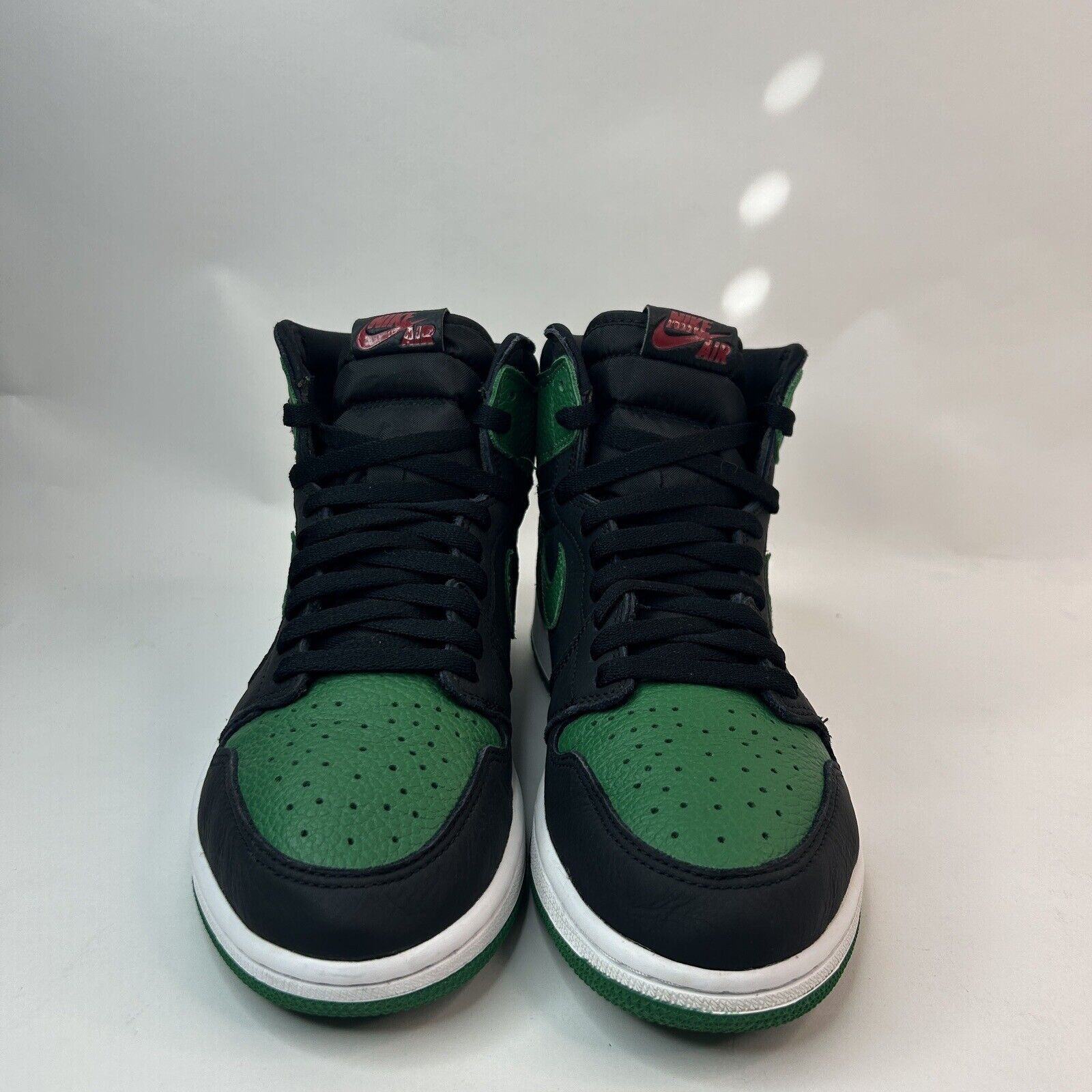 Nike Nike Shoes Air Jordan 1 Retro OG High “Pine Green 2.0” 2024 Size US 10 / EU 43 - 2 Thumbnail