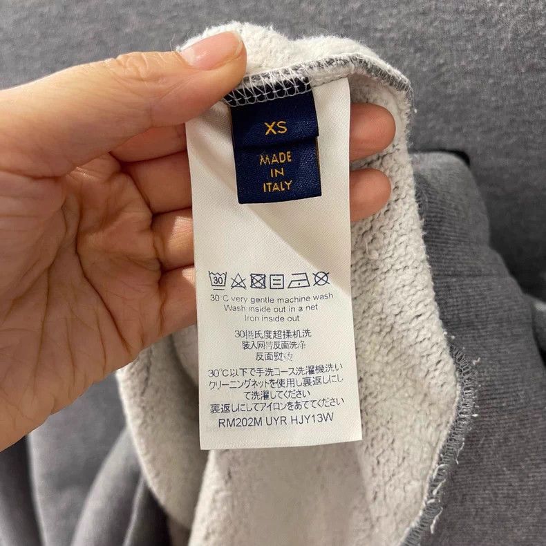 Louis Vuitton LOUIS VUITTON long sleeves Size US XS / EU 42 / 0 - 4 Thumbnail