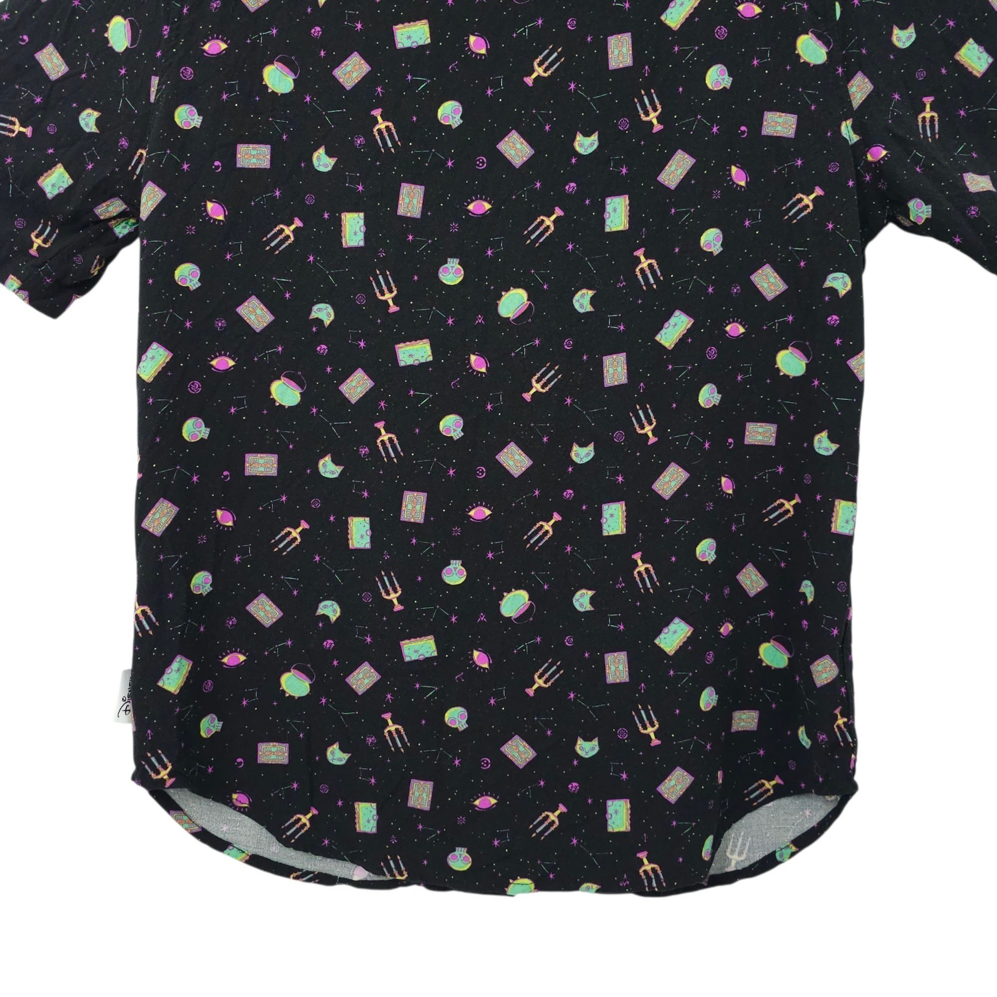 Disney Disney Hocus Pocus Button Front Woven Shirt Adult M Size US M / EU 48-50 / 2 - 13 Thumbnail