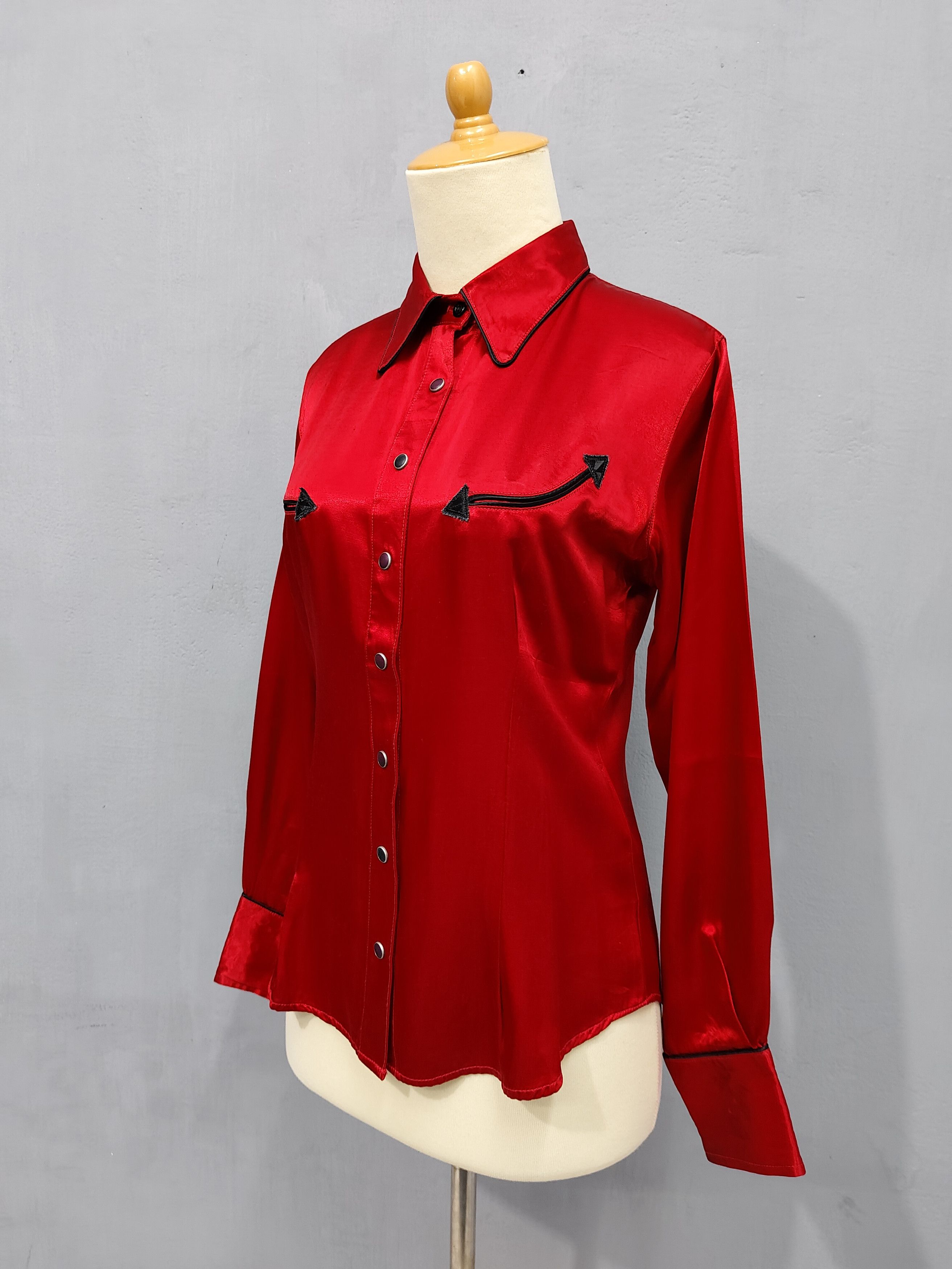 Guess 90s Guess🔥Western Iconic Arrow Embroidered Rayon Shirt Size M / US 6-8 / IT 42-44 - 3 Thumbnail