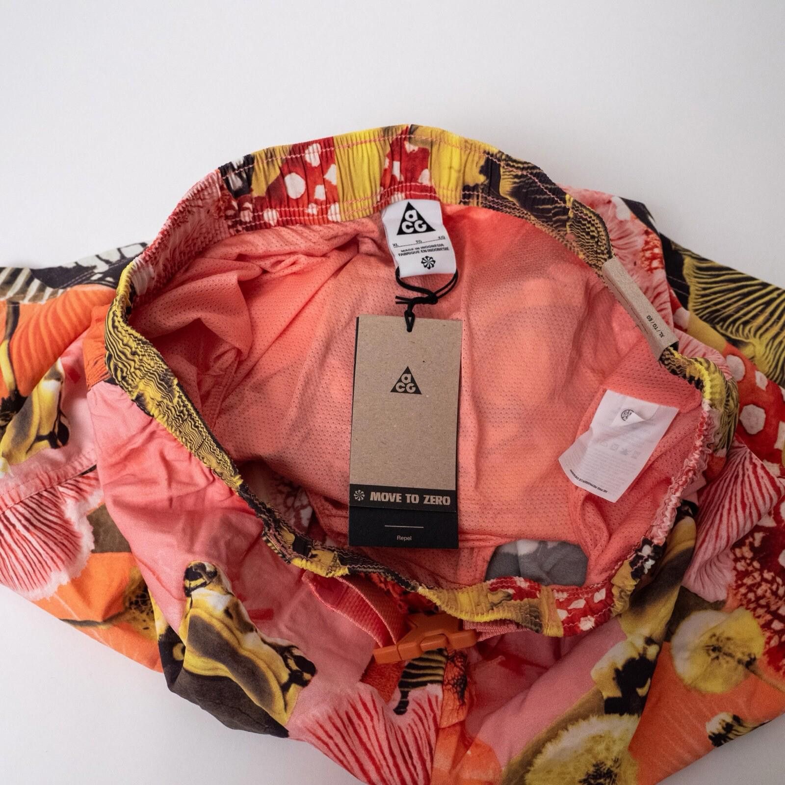 Nike ACG Nike ACG Older Kids' Pink Mushroom Frog Shorts Size XL Size US 26 / EU 42 - 11 Thumbnail