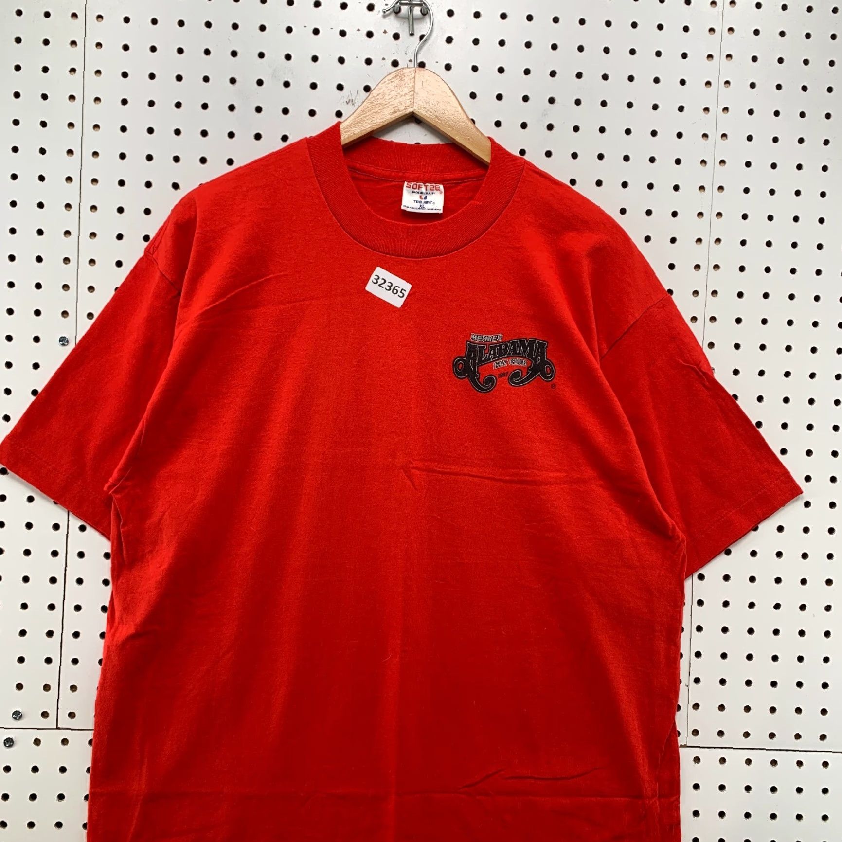 TEE JAYS VINTAGE Alabama Fan Club Shirt Mens XL 1997 Red Single Stitch Music USA 22x32 Shirt Mens XL Red 1997 Music USA Alabama Fan Club shirt Vintage Size US XL / EU 56 / 4 - 6 Thumbnail