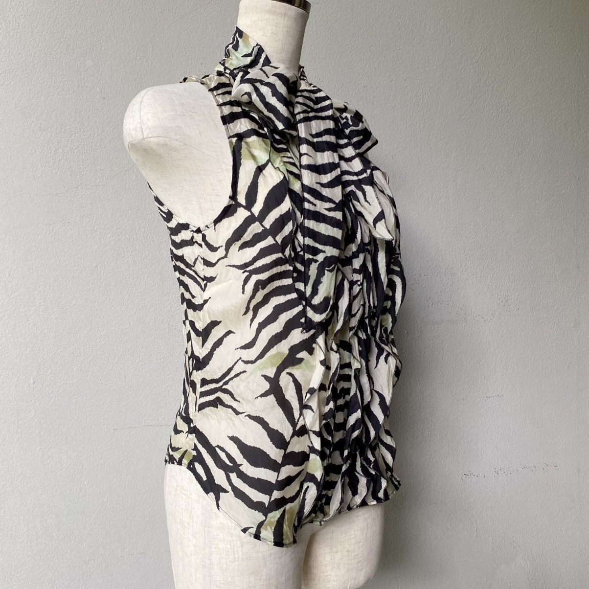 Max Mara MaxMara Zebra Print Sleeveless Bow Blouse Size M / US 6-8 / IT 42-44 - 2 Thumbnail