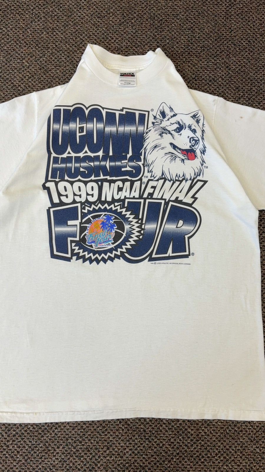 Tultex Vintage UCONN Huskies 1999 Final Four T-shirt Size XL Size US XL / EU 56 / 4 - 6 Thumbnail