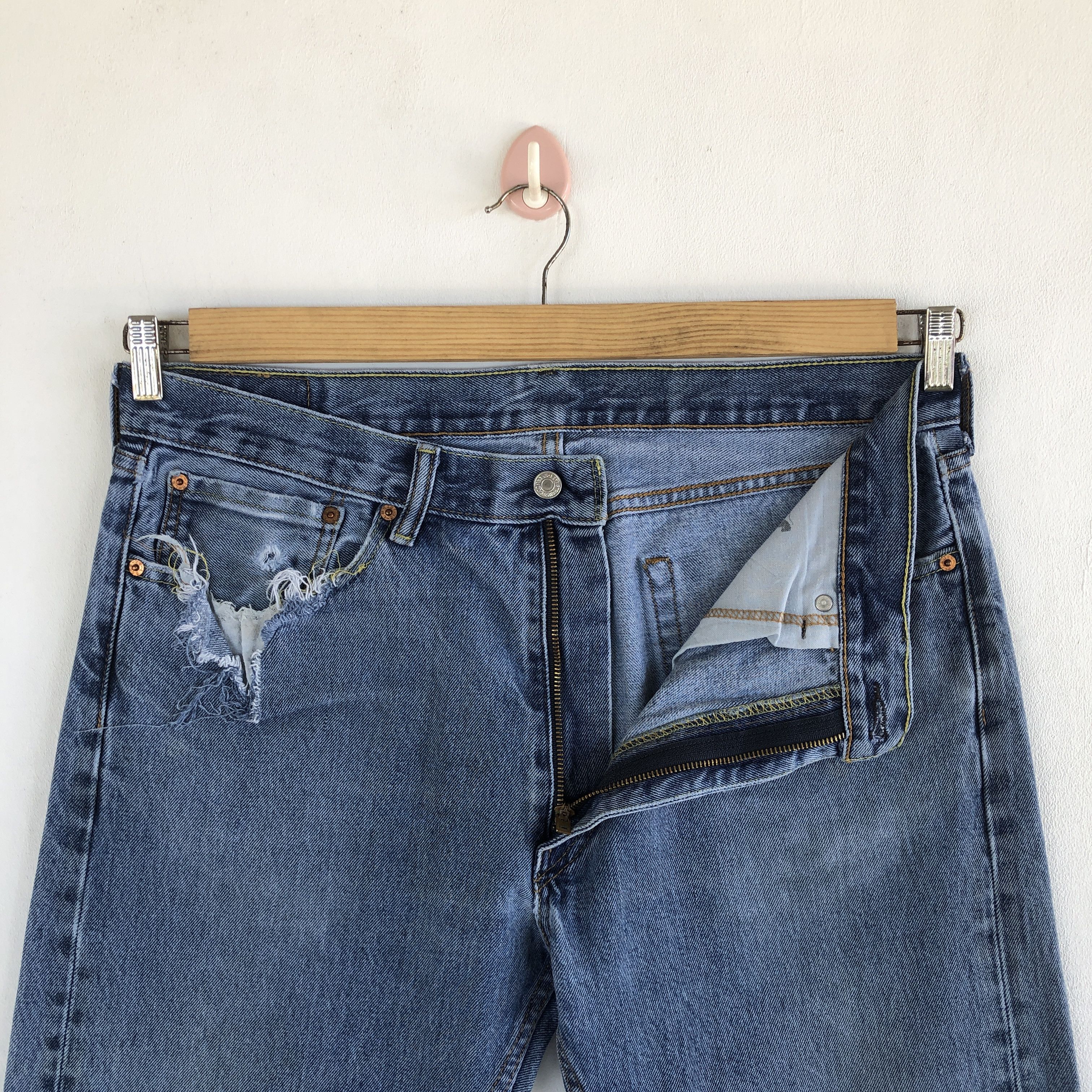Levi's Vintage Levis Distressed Jeans Levi's 505 Light Wash Denim Size US 36 / EU 52 - 6 Thumbnail