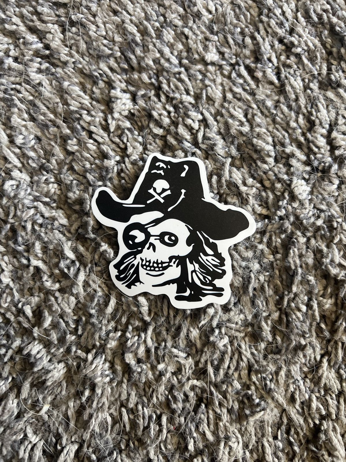 Hypebeast Pirate Skull Sticker Size ONE SIZE - 1 Thumbnail