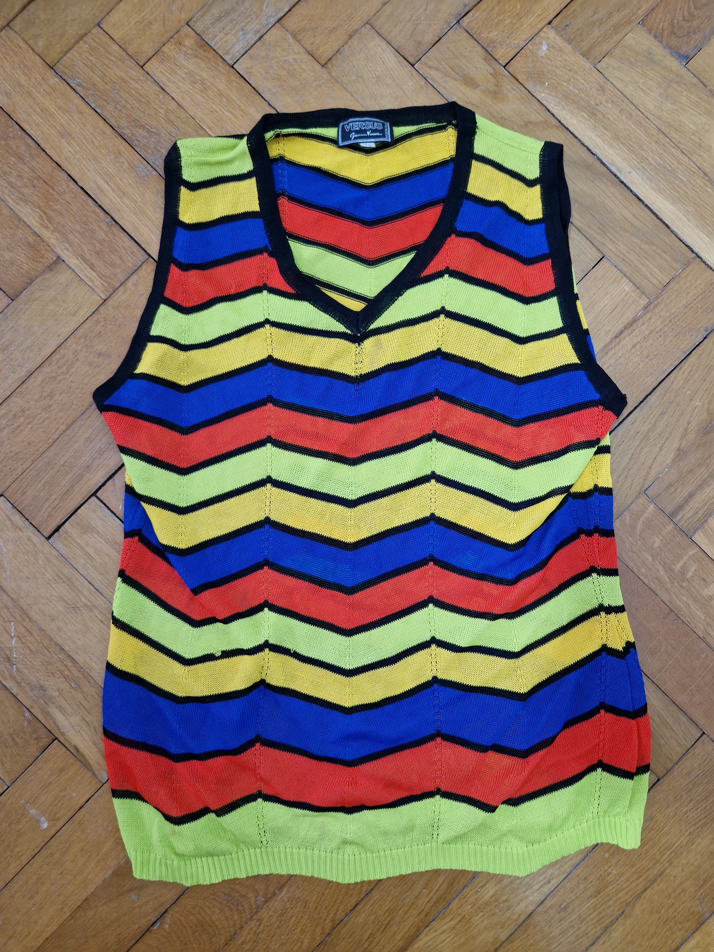 Versace Versace vintage silk vest Size M / US 6-8 / IT 42-44 - 1 Thumbnail