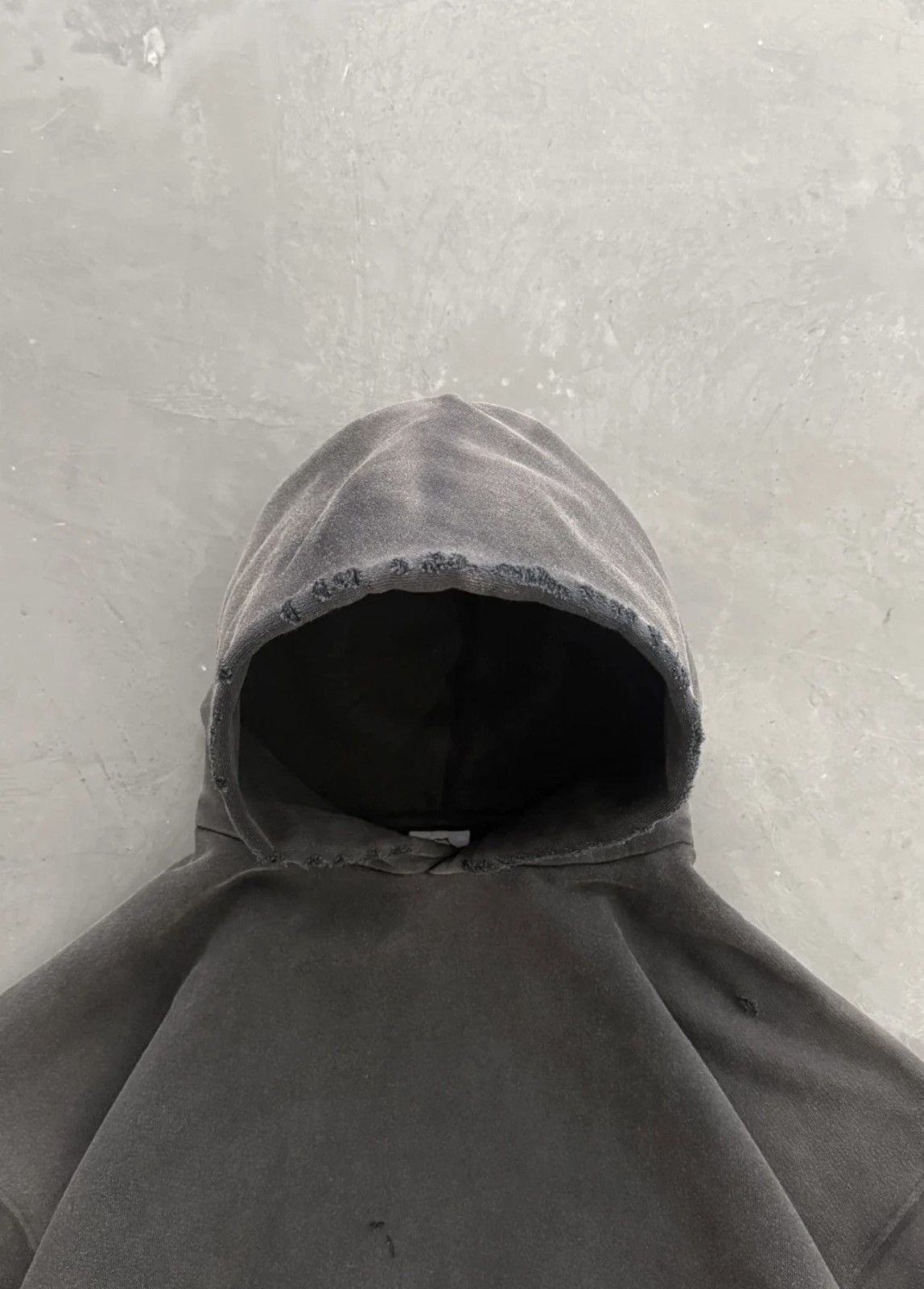 Akimbo Club Akimbo Club Watch-Peeker Distressed Hoodie Sun Faded Black Size US L / EU 52-54 / 3 - 4 Thumbnail