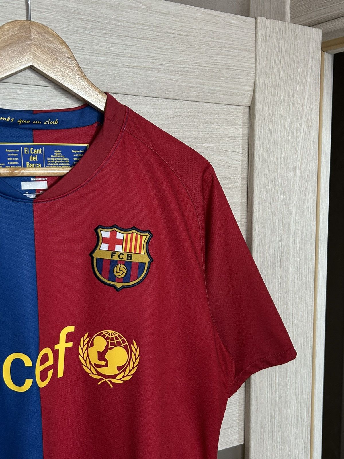 Nike Nike FC Barcelona season 2008/2009 Messi 10 jersey size M Size US M / EU 48-50 / 2 - 3 Thumbnail