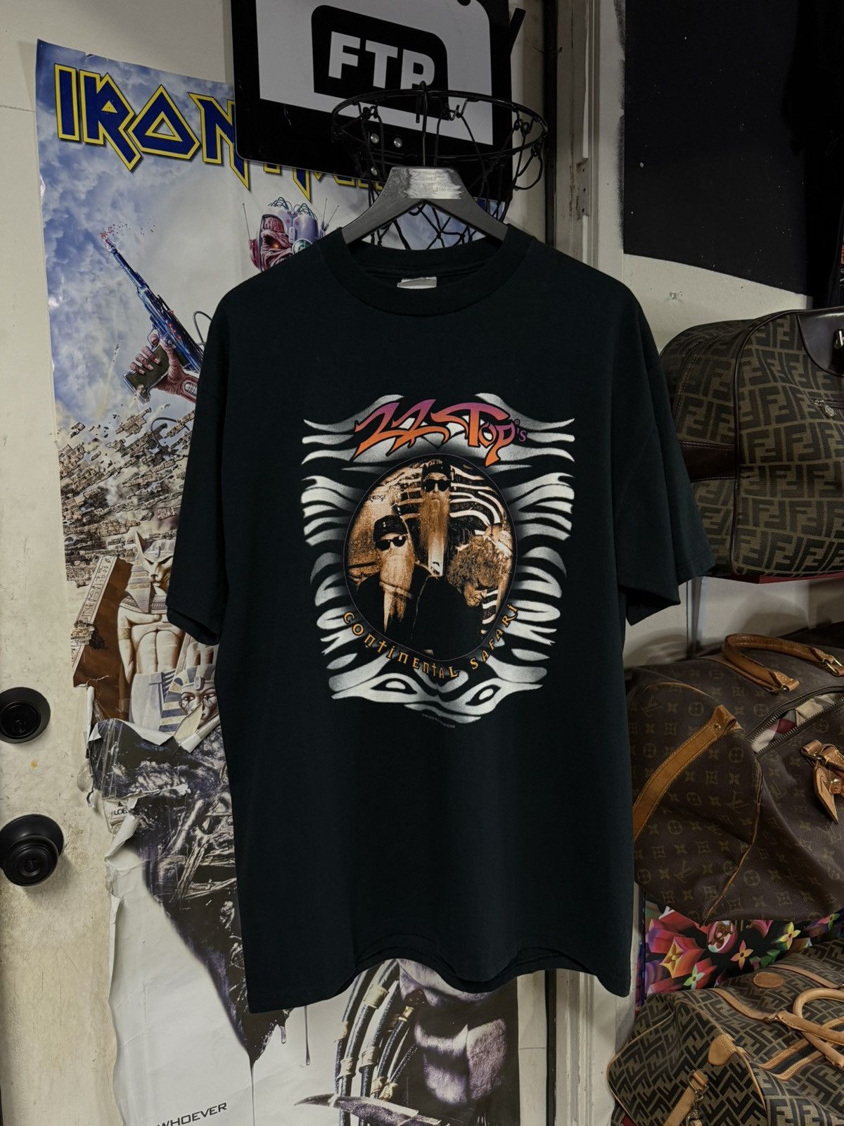 Vintage Vintage 90’s ZZTop Band T-Shirt Vtg Tour Tee XLarge Size US XL / EU 56 / 4 - 9 Thumbnail