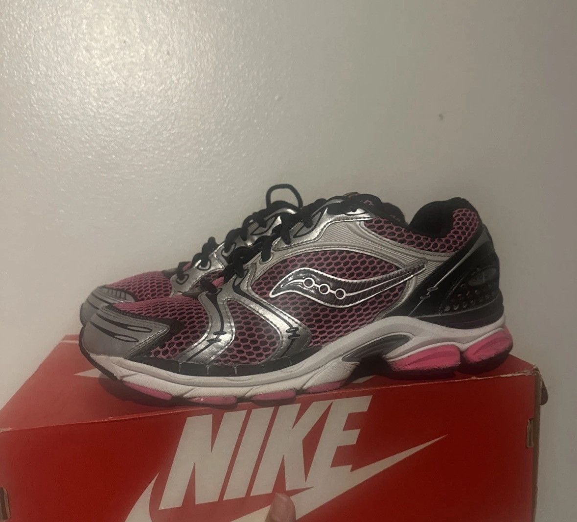 Saucony Saucony ProGrid Triumph 4 Pink Silver Running Shoes Size 10 Size US 10 / EU 43 - 3 Thumbnail