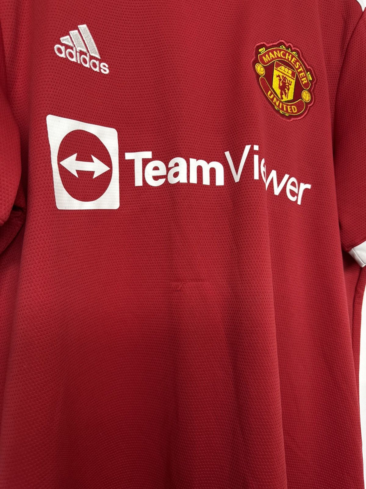 Adidas Manchester United 2021/2022 home football shirt Size US L / EU 52-54 / 3 - 8 Thumbnail