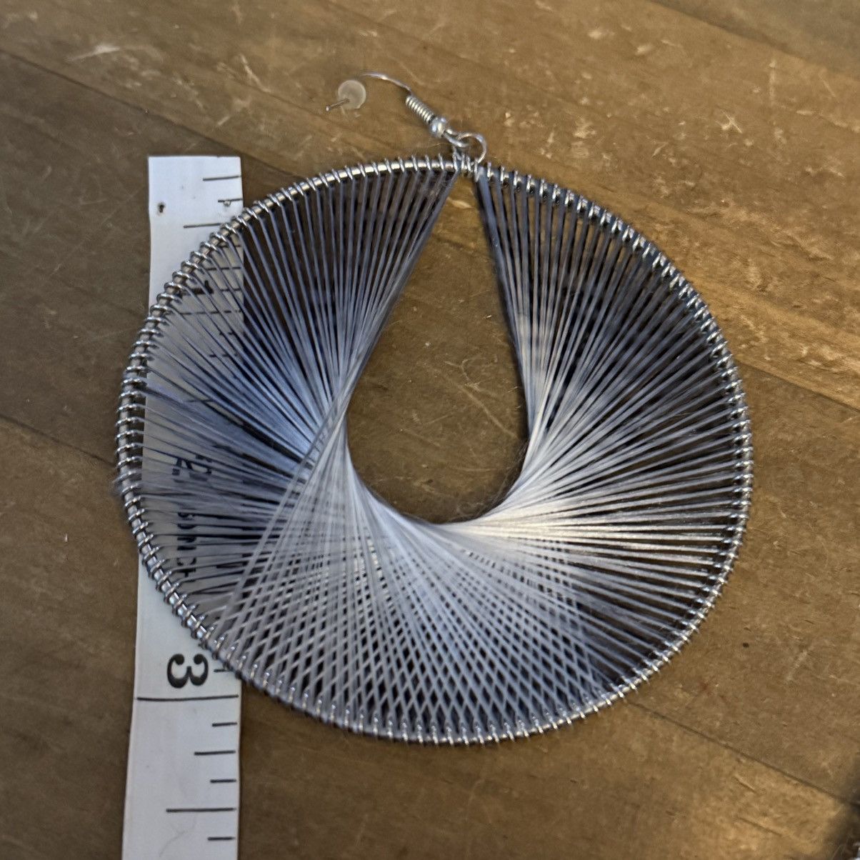 Other Large silver tone gray gradient thread hoop earrings Size ONE SIZE - 3 Thumbnail