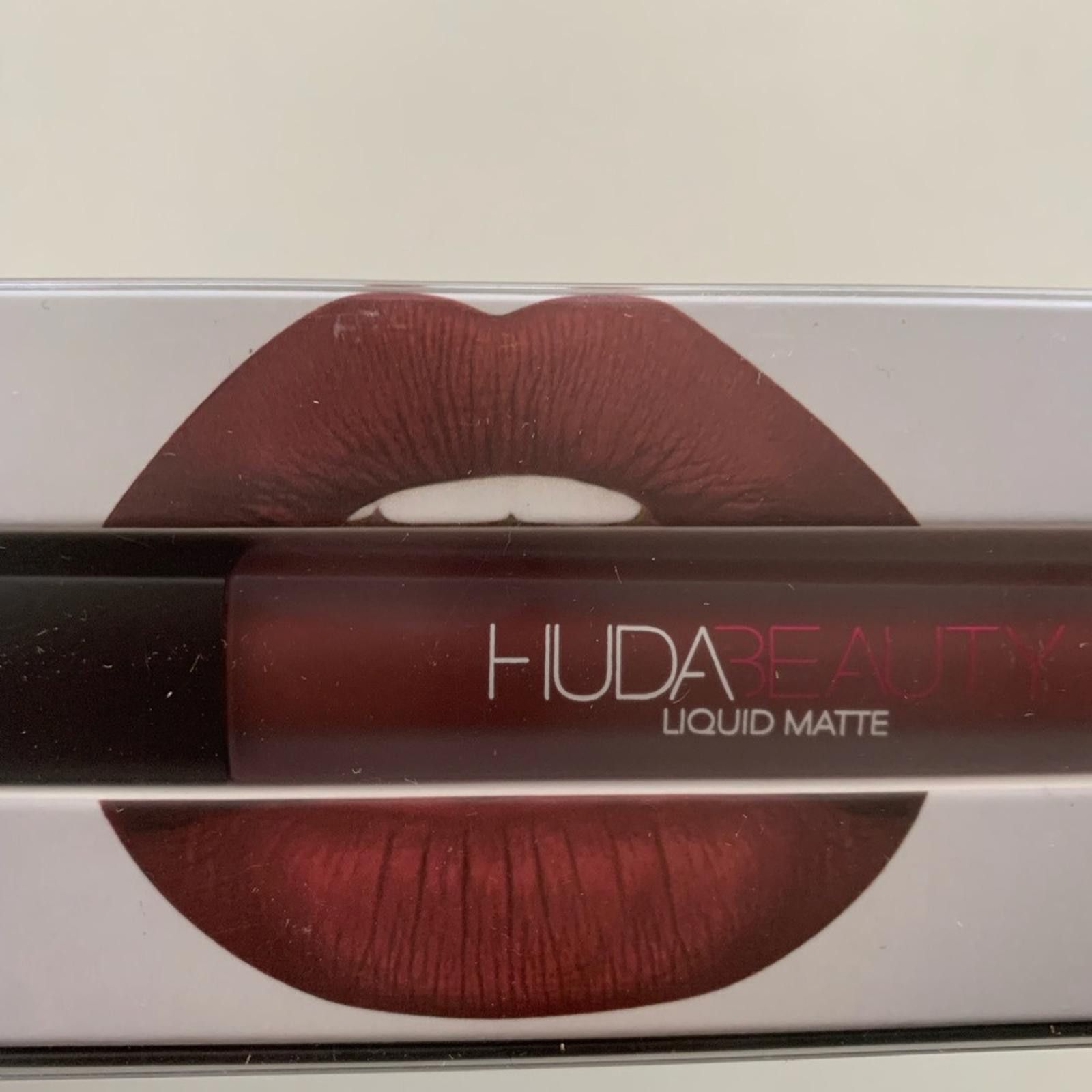 Other NIB Huda Beauty Liquid Matte Lipstick - First Class Size ONE SIZE - 3 Thumbnail
