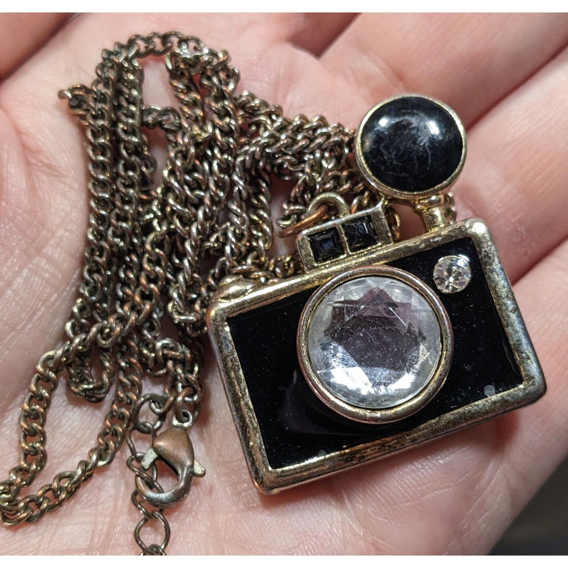 Other Quirky Glam Camera Pendant Necklace With Crystal Lens & Blac Size ONE SIZE - 7 Thumbnail