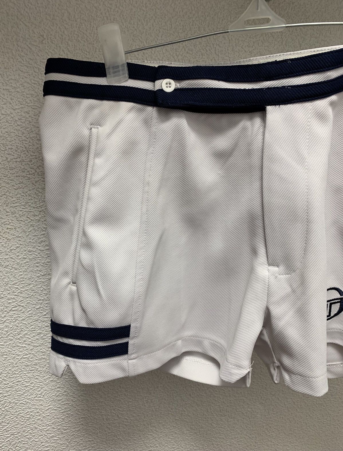 Sergio Tacchini Sergio tacchini archival clothing white shorts M 32 as Size US 32 / EU 48 - 4 Thumbnail
