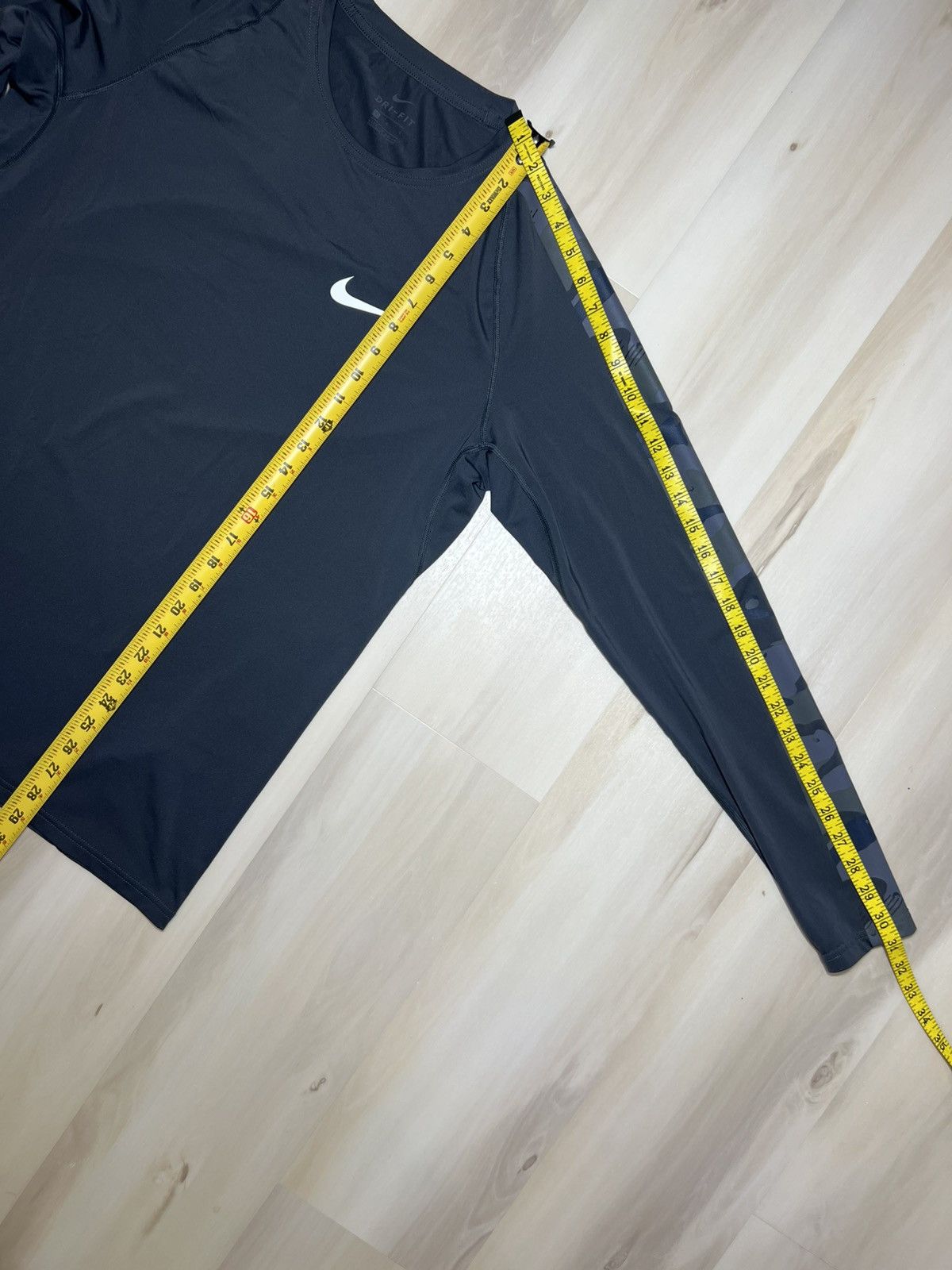 Nike Nike Shirt Mens L Grey / Black L/S Camo Performance Dri-FIT Size US L / EU 52-54 / 3 - 4 Thumbnail