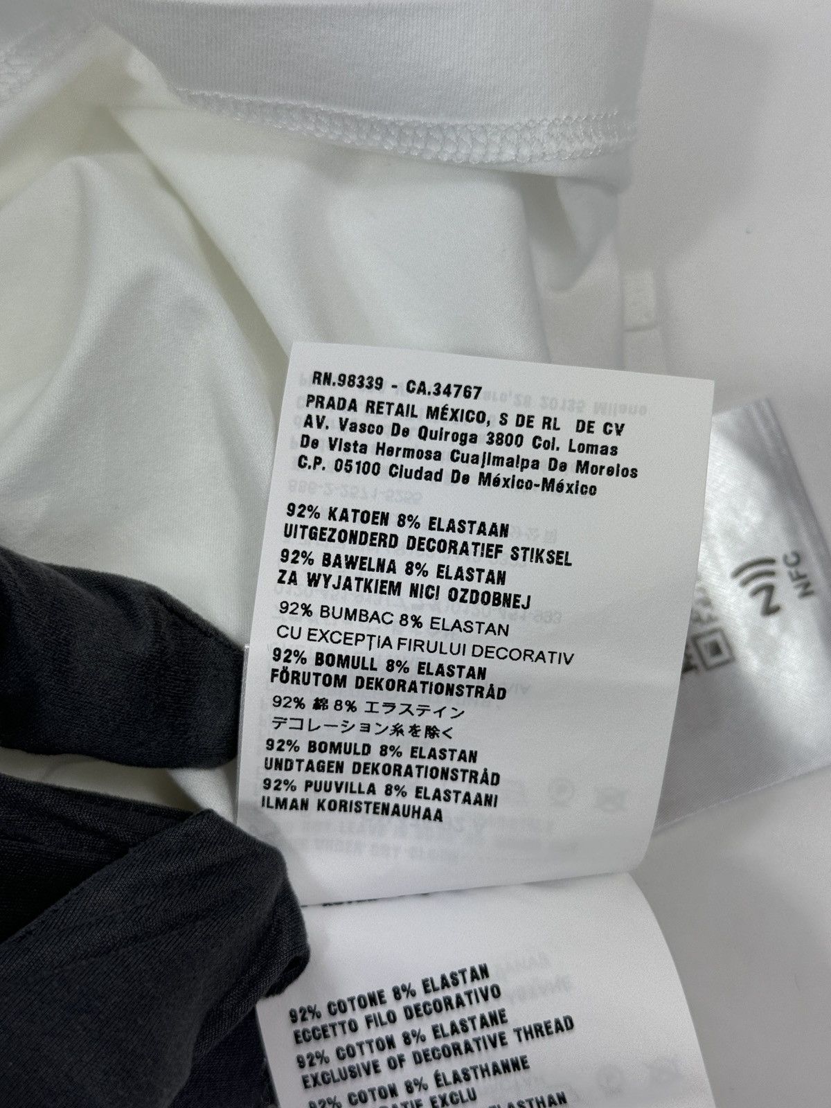 Prada LOGO PRINT T-SHIRT Size US S / EU 44-46 / 1 - 10 Thumbnail