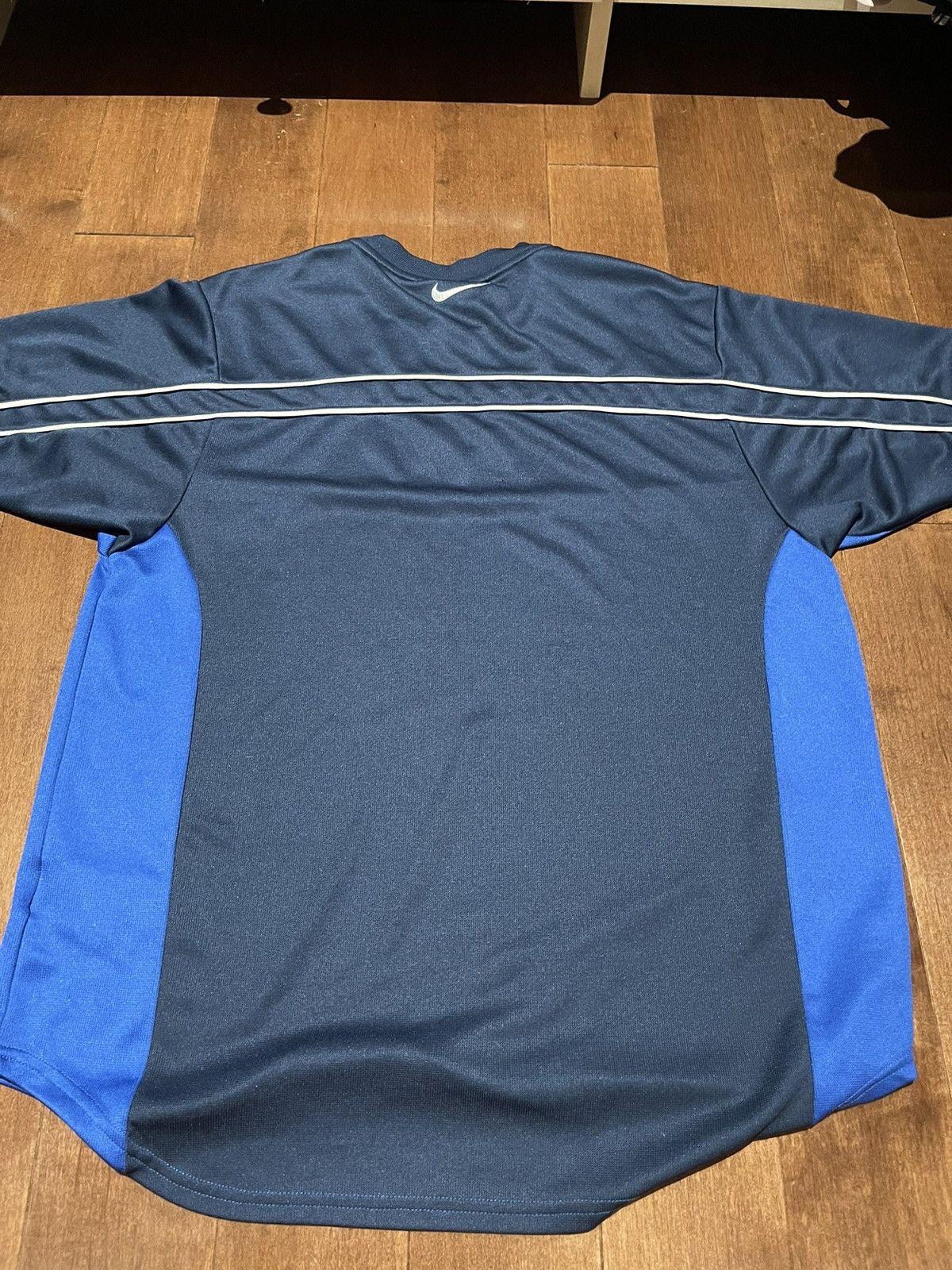 Nike Vintage Y2K Nike Centre Swoosh Shirt Size US L / EU 52-54 / 3 - 5 Thumbnail