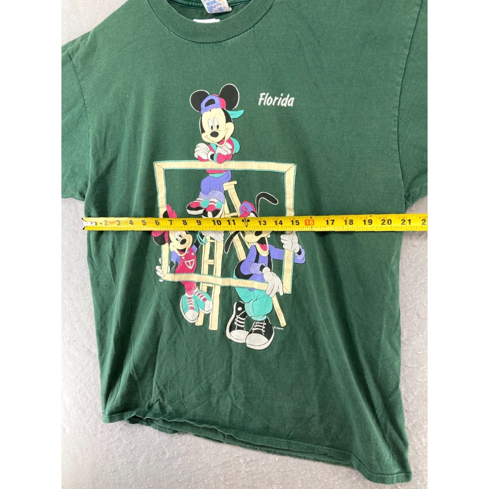 Disney VINTAGE Disney Mickey Mouse T-Shirt XL Green Graphic Print 90s Mens Size US XL / EU 56 / 4 - 2 Thumbnail