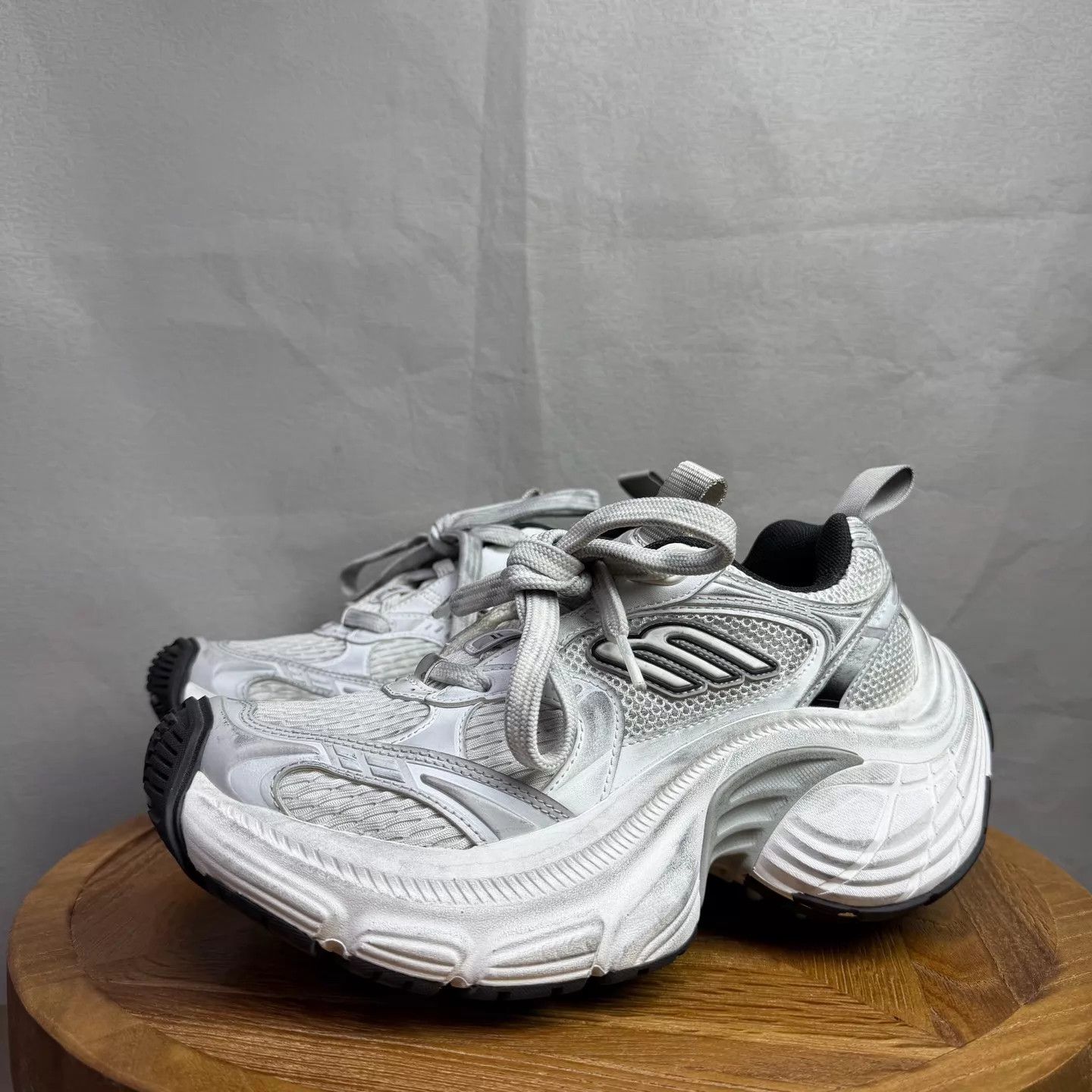 Balenciaga Balenciaga 10XL Distressed Gray White Dad Shoe 35 Worn Once Size US 5 / IT 35 - 1 Thumbnail