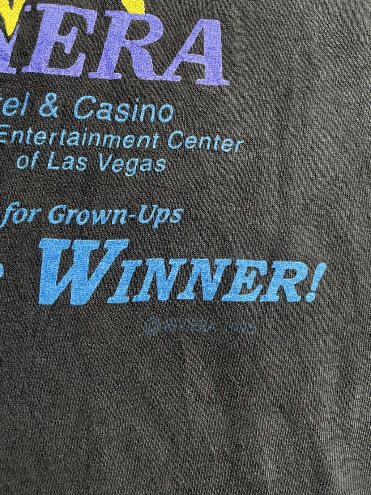 Vintage Vintage1995 Riviera Hotel Hot Slots Machine Big Logo Tshirt Size US XL / EU 56 / 4 - 5 Thumbnail